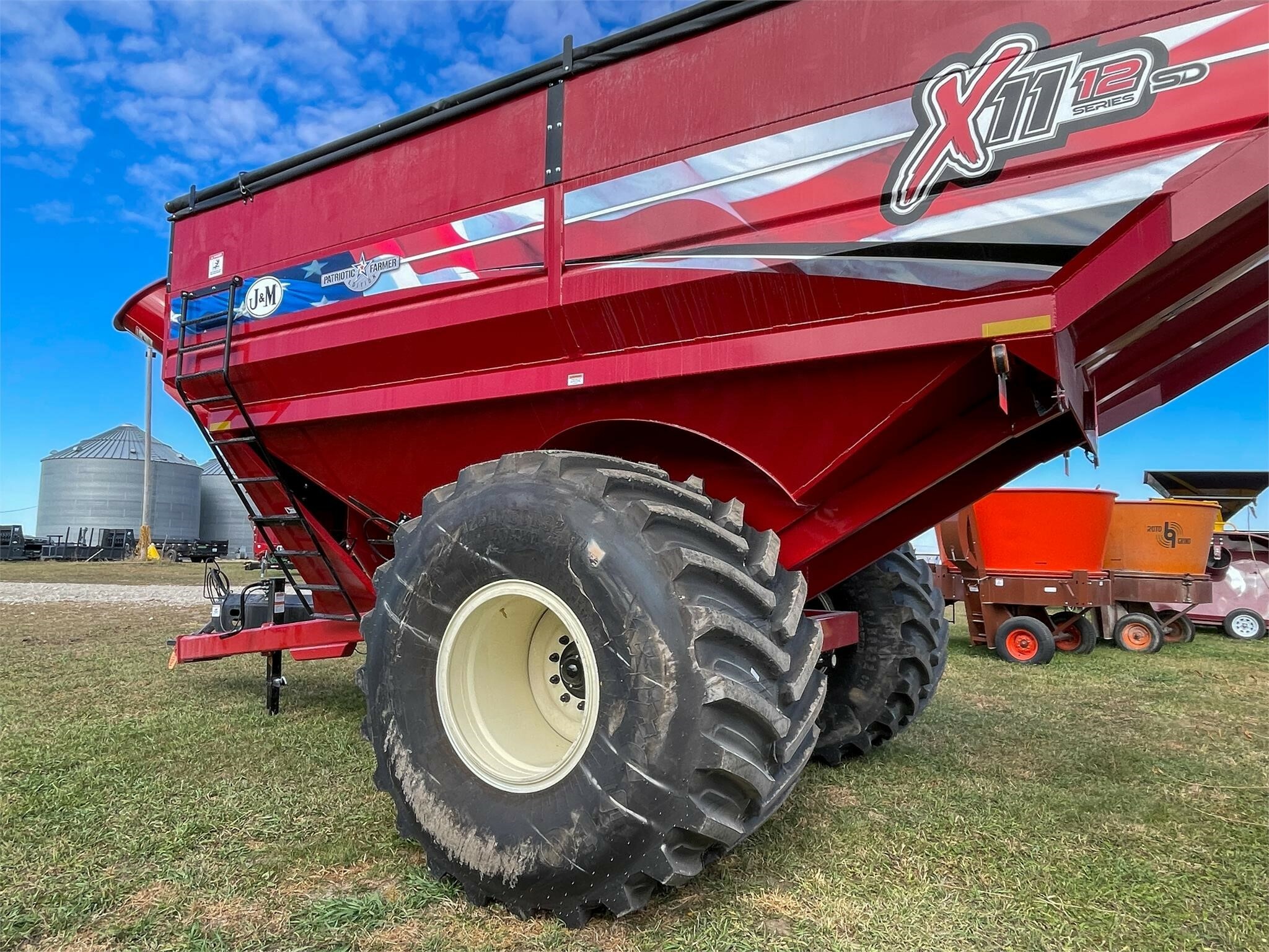 2026 J&M 1112 Grain Cart