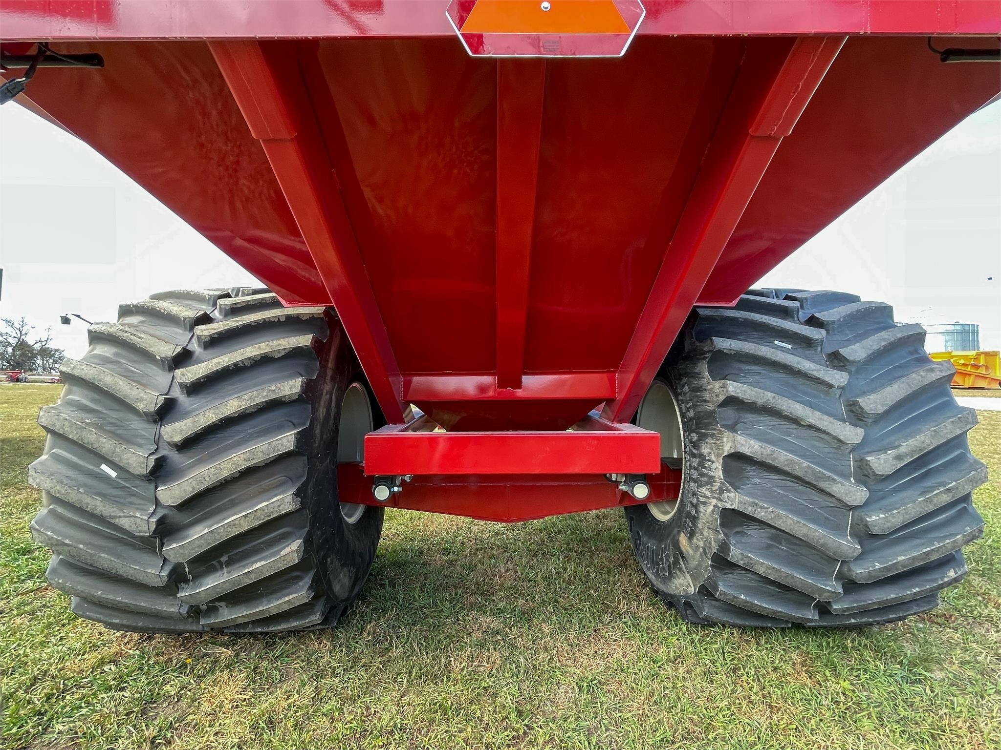 2026 J&M 1112 Grain Cart