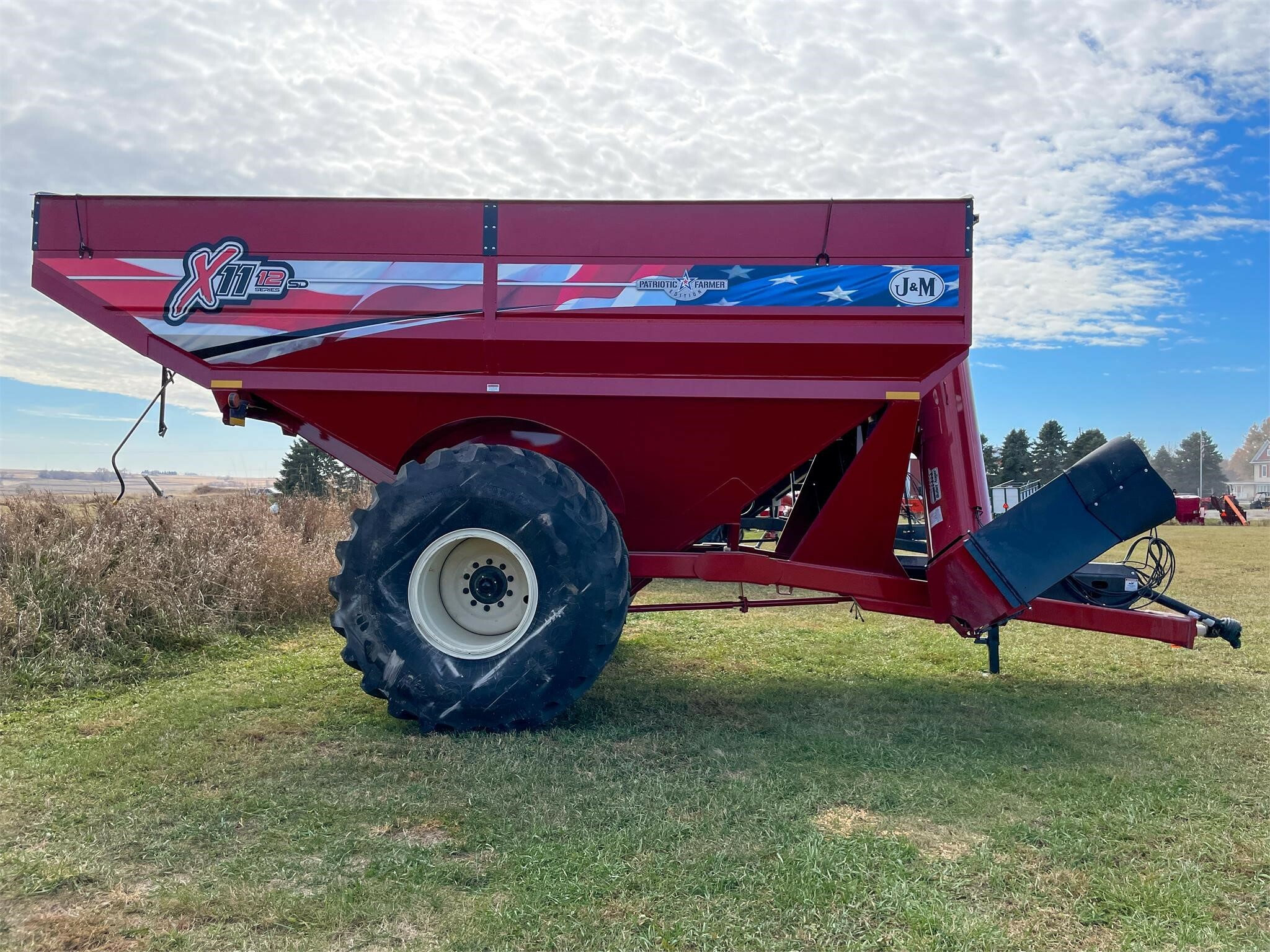 2026 J&M 1112 Grain Cart