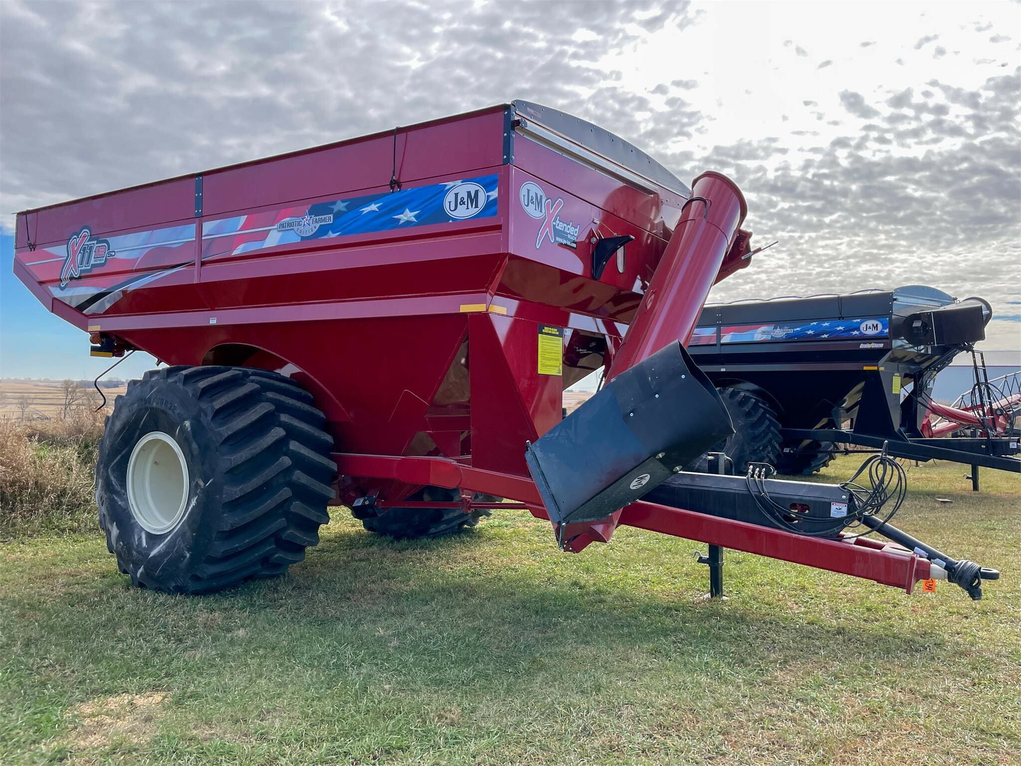 2026 J&M 1112 Grain Cart