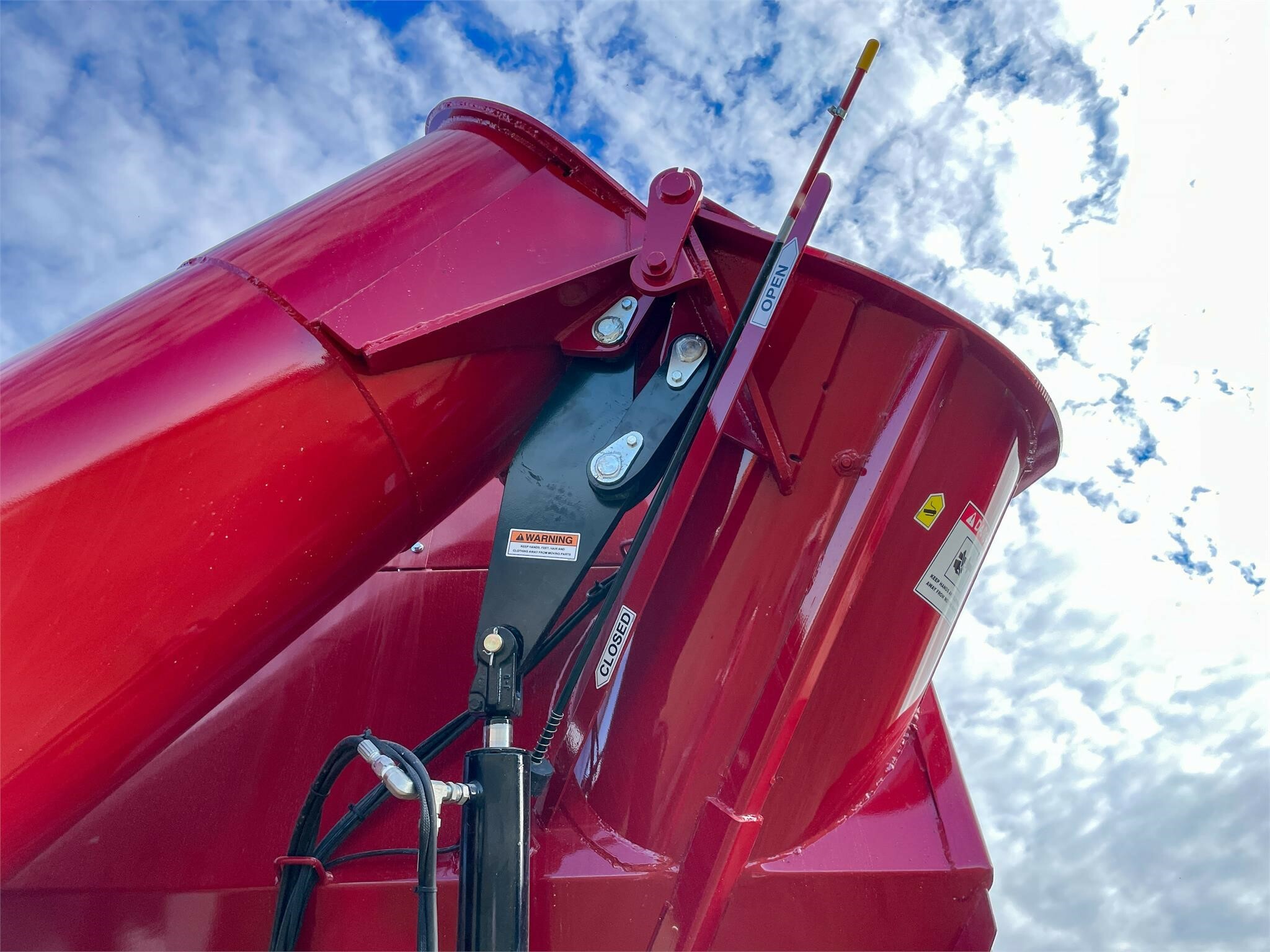 2026 J&M 1112 Grain Cart