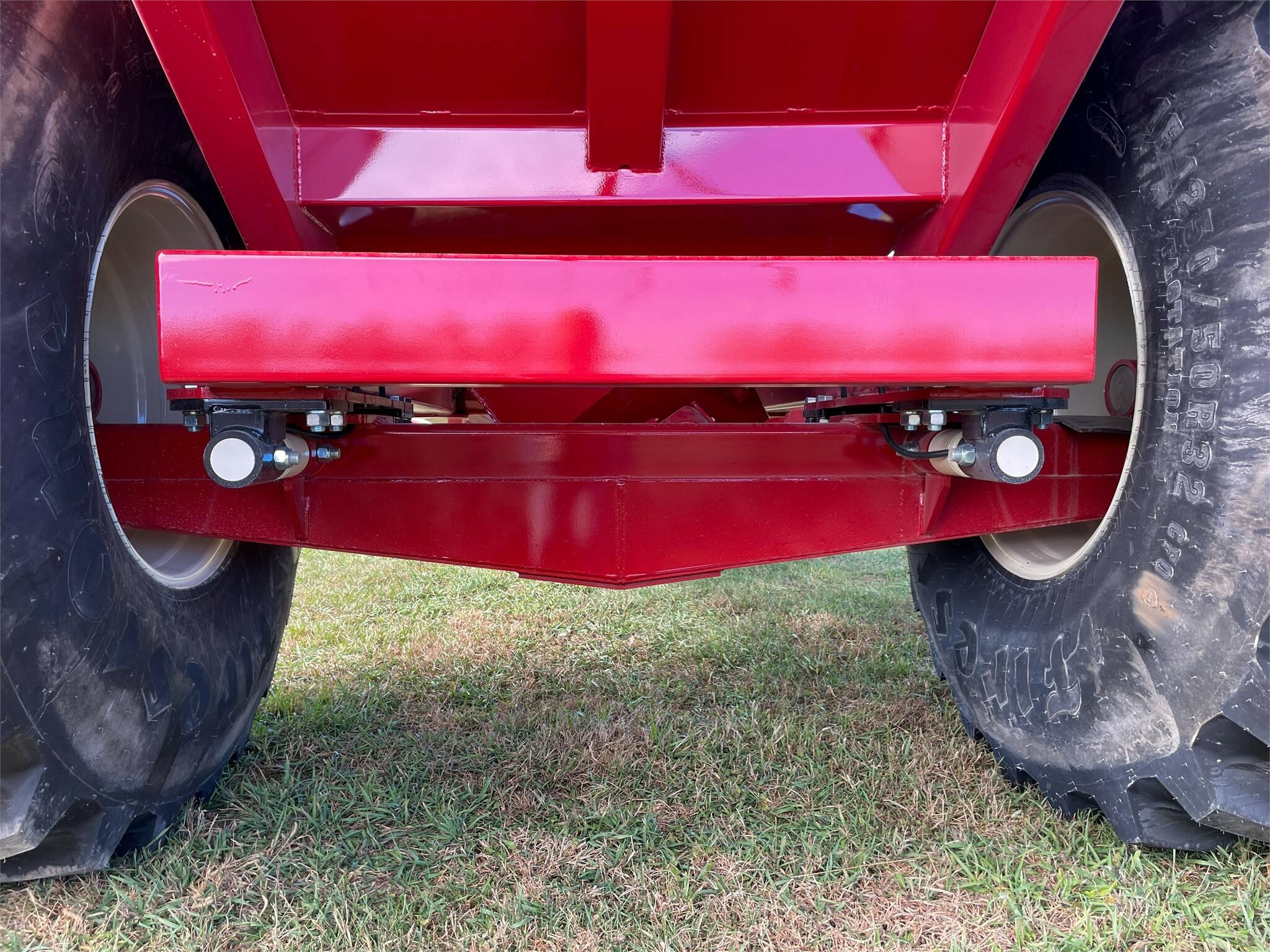 2026 J&M 1112 Grain Cart