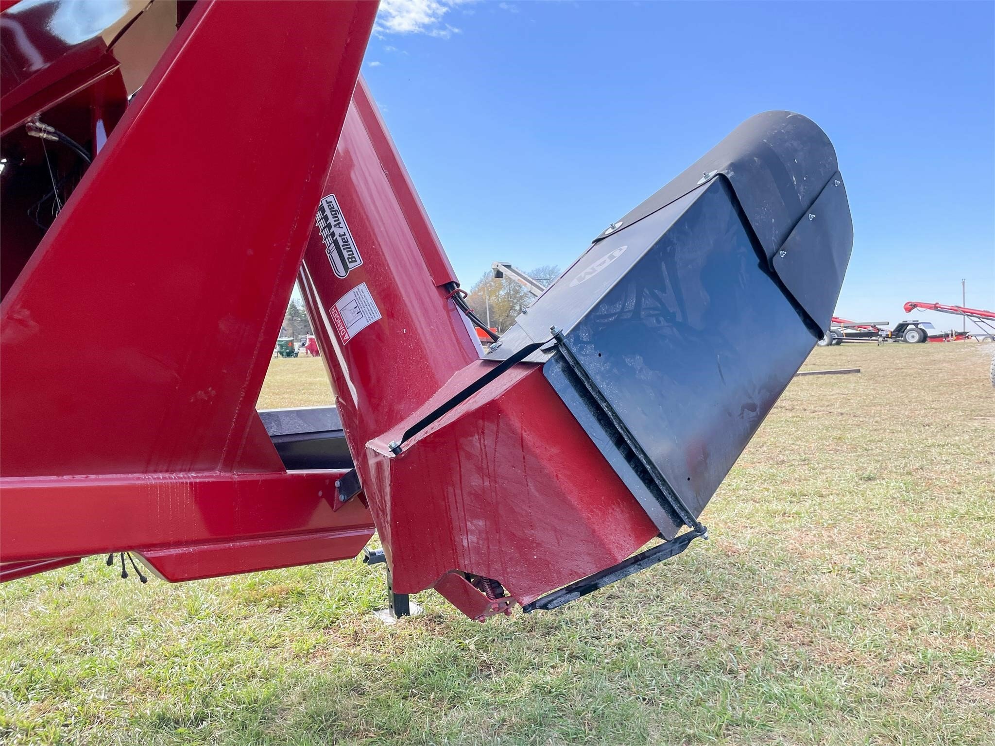 2026 J&M 1112 Grain Cart