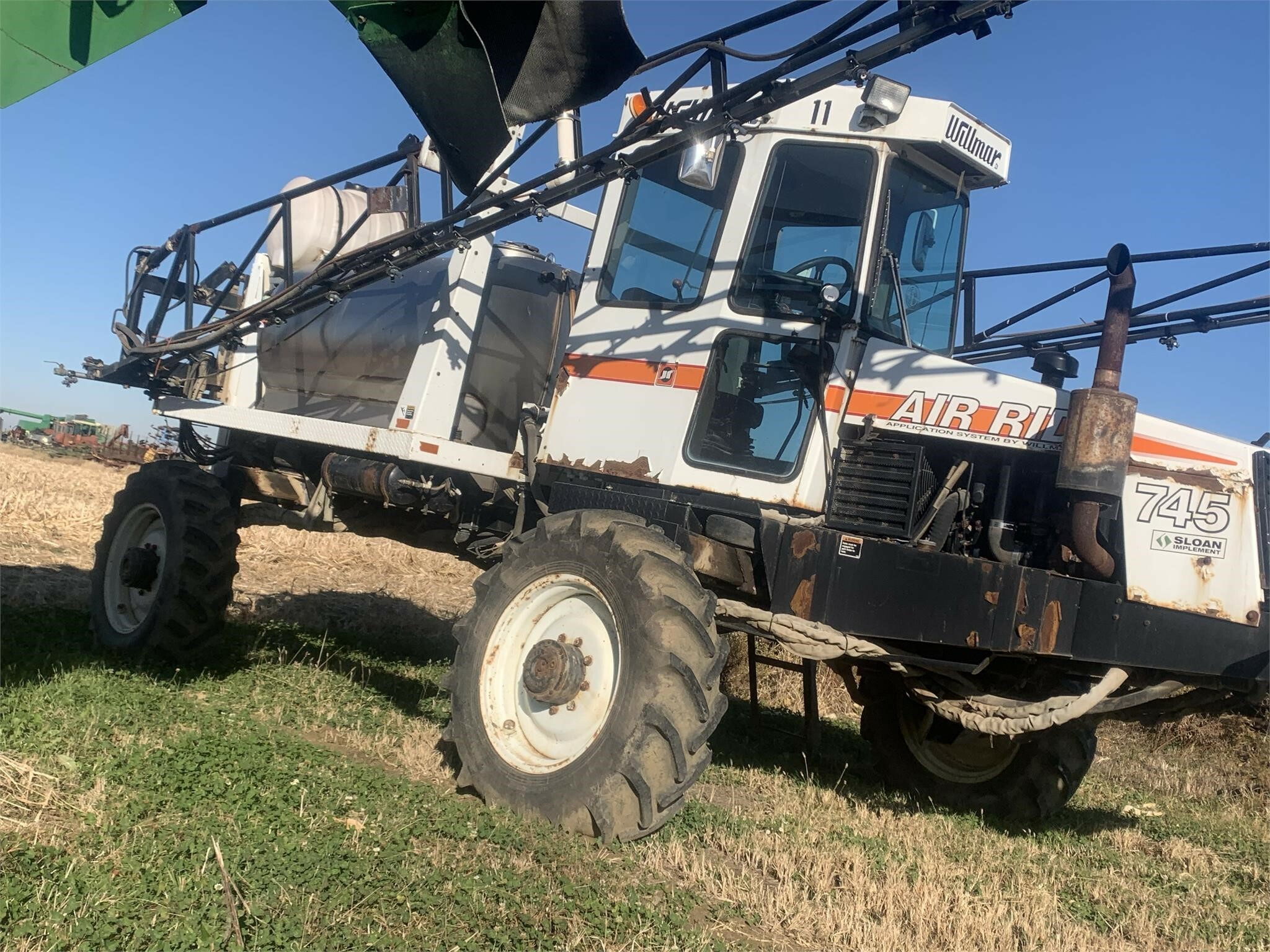 1991 Willmar 745 Self-Propelled Sprayer