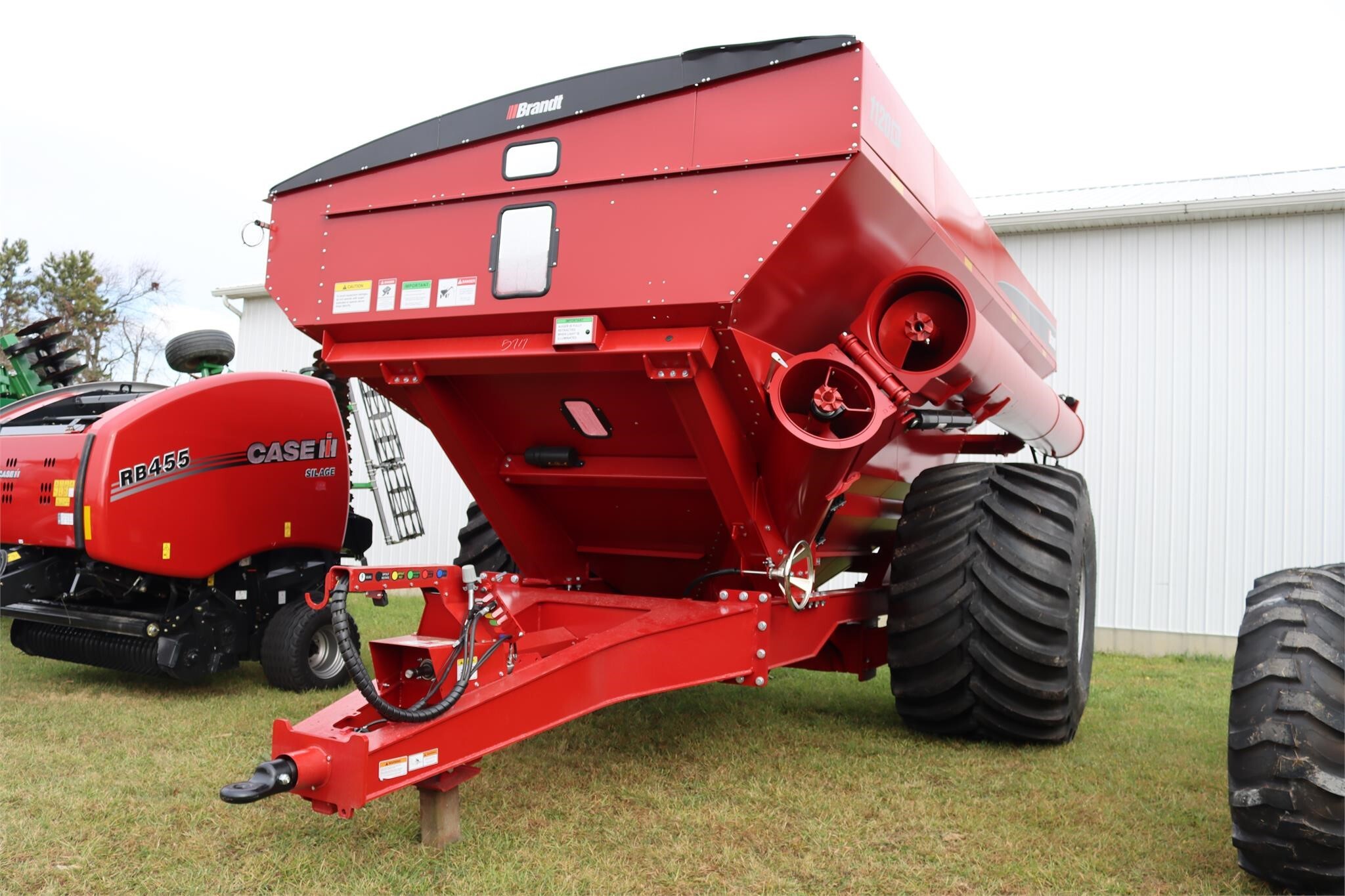  Brandt 1120XT Grain Cart