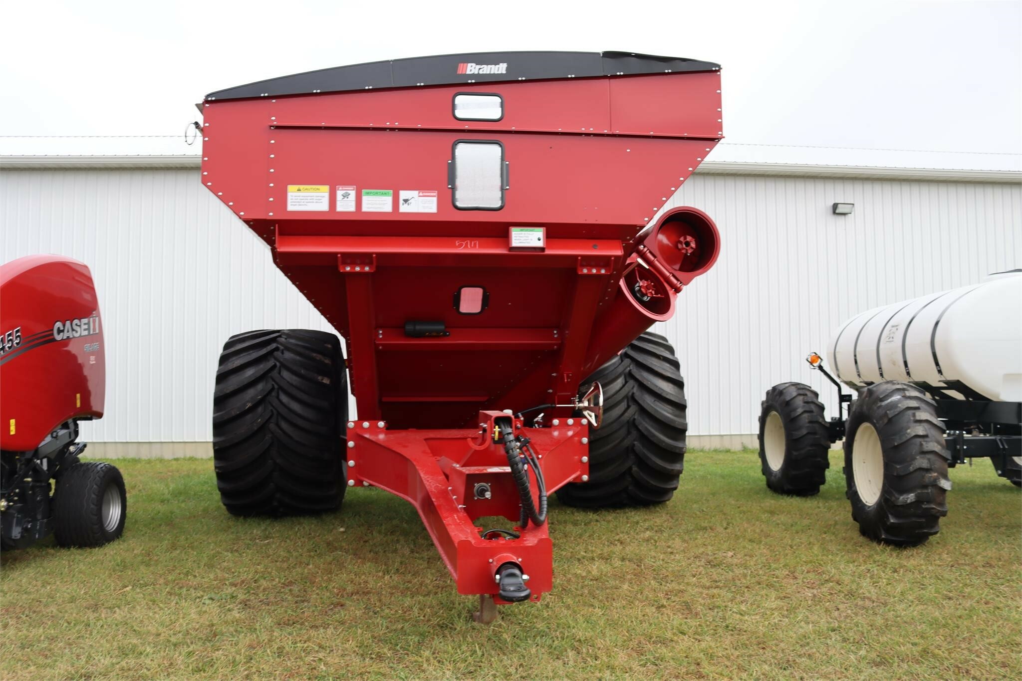 Brandt 1120XT Grain Cart