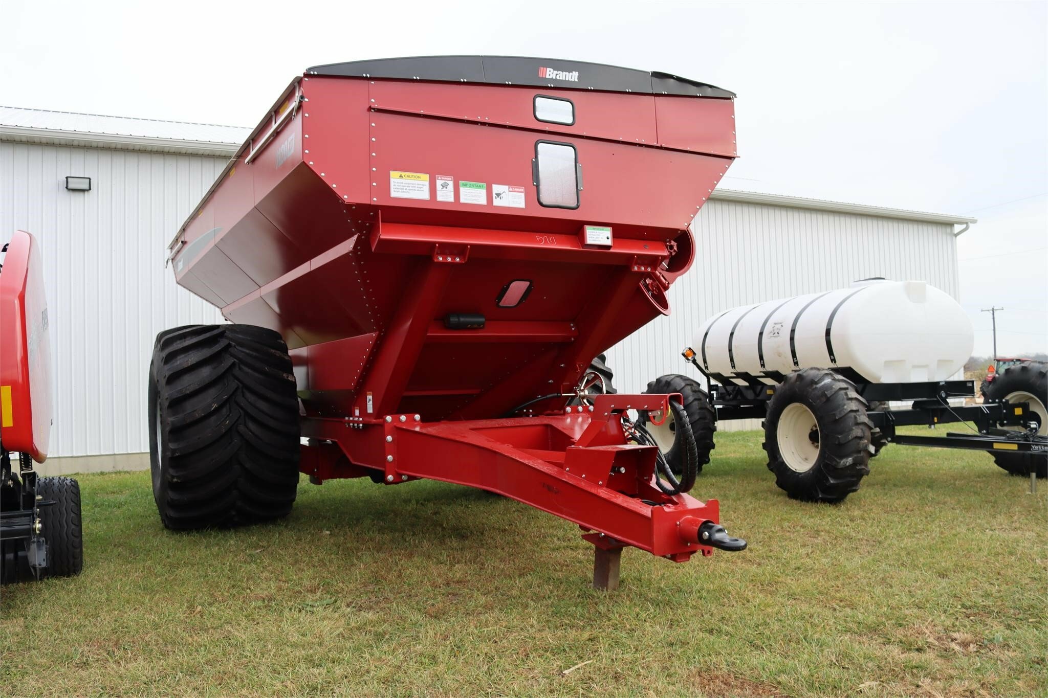  Brandt 1120XT Grain Cart