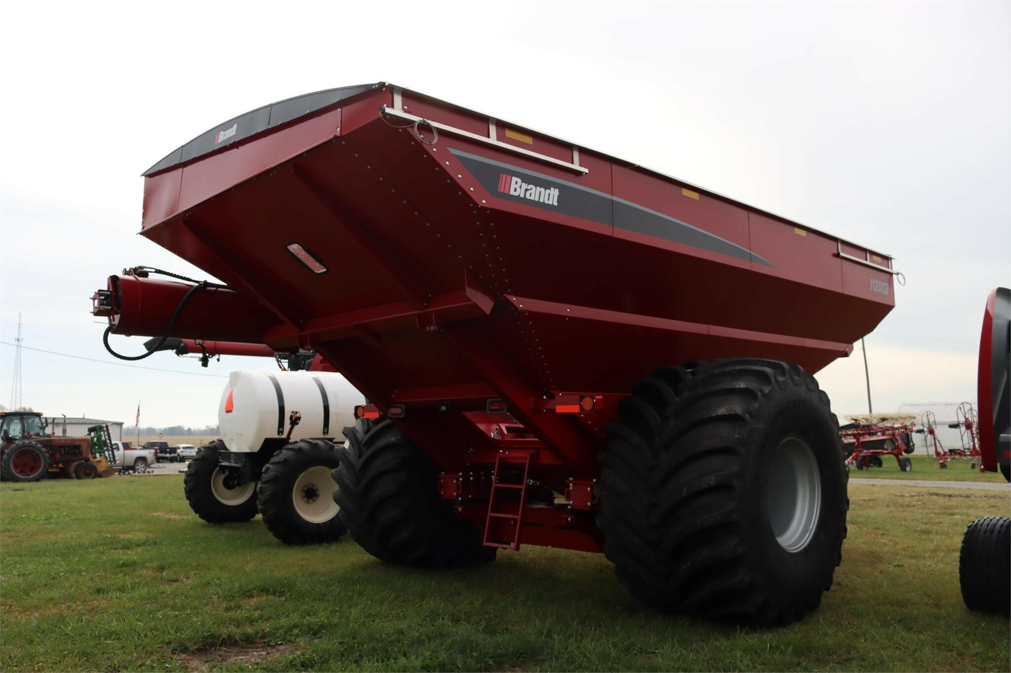  Brandt 1120XT Grain Cart