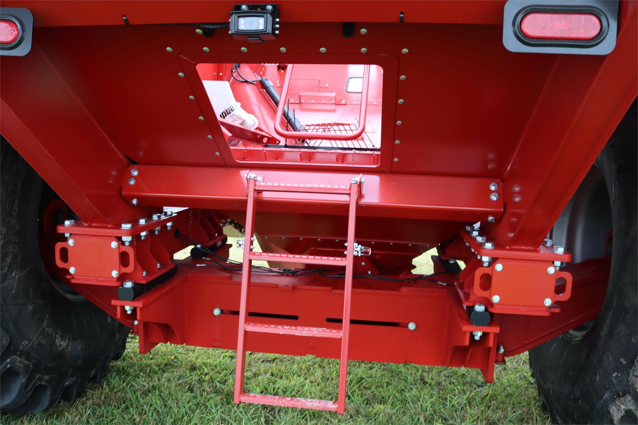  Brandt 1120XT Grain Cart