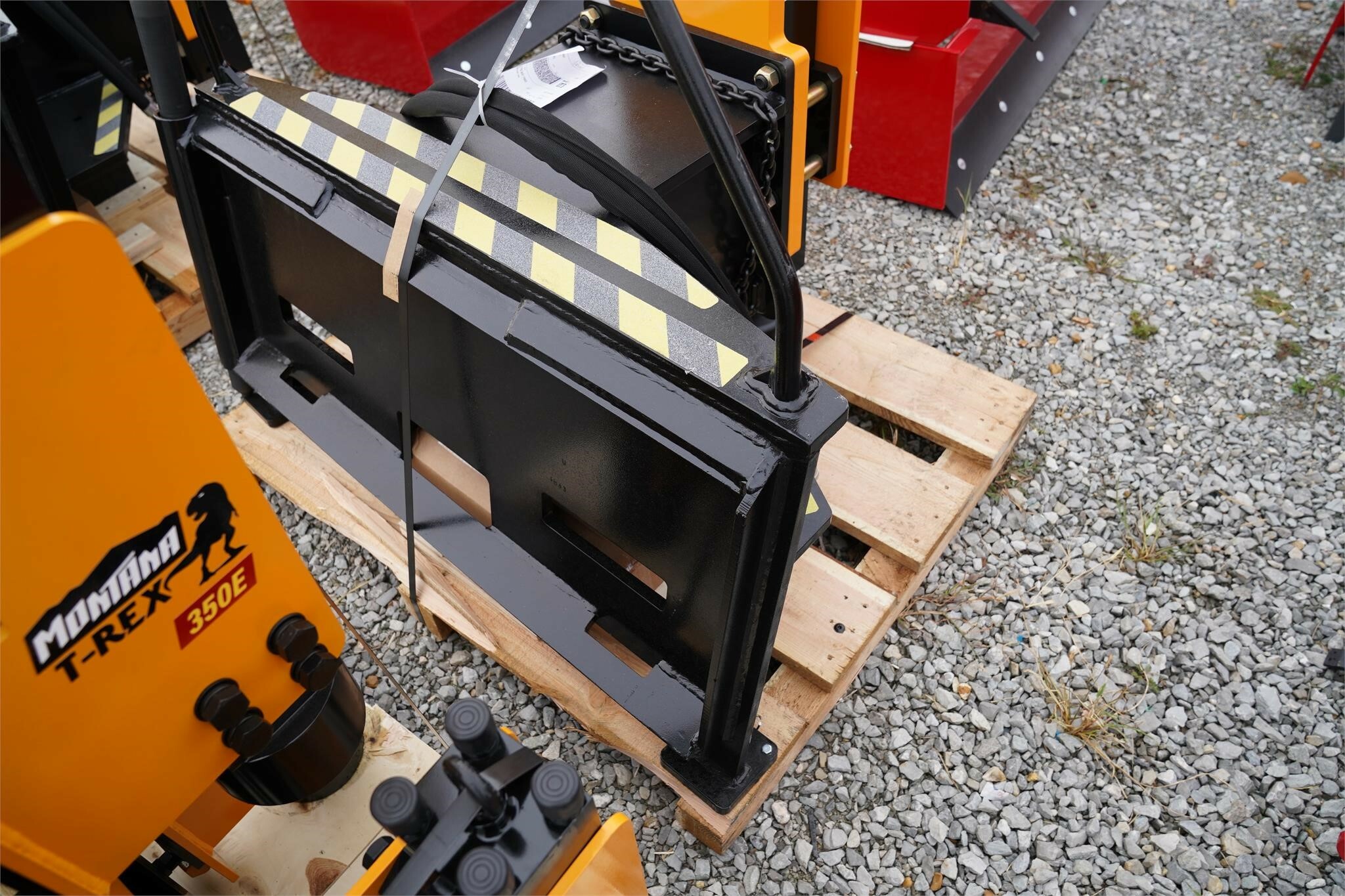 2023 MONTANA POST DRIVER 1000E Loader and Skid Steer Attachment