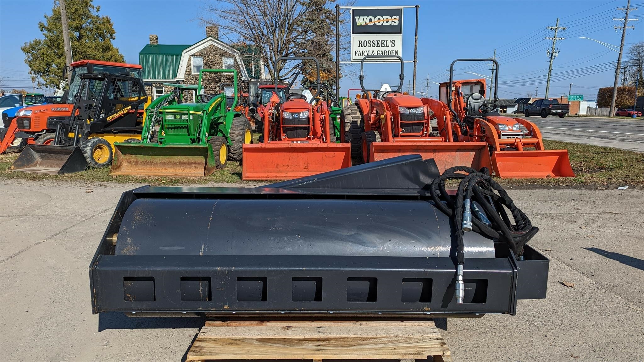 Wolverine Roller Loader and Skid Steer Attachment 4,500 Machinery Pete