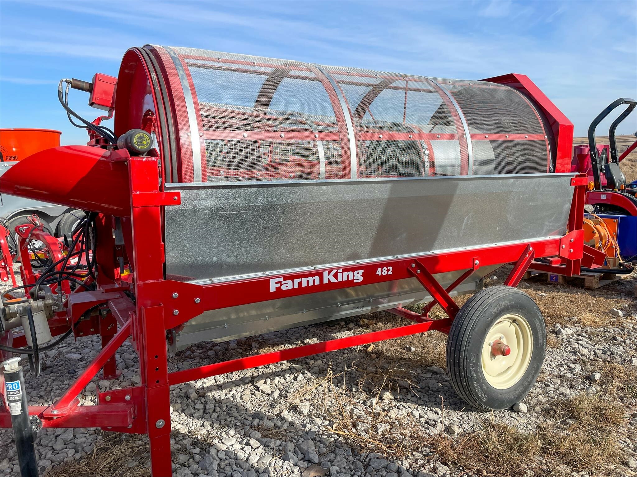 2026 Farm King Y482 Grain Cleaner