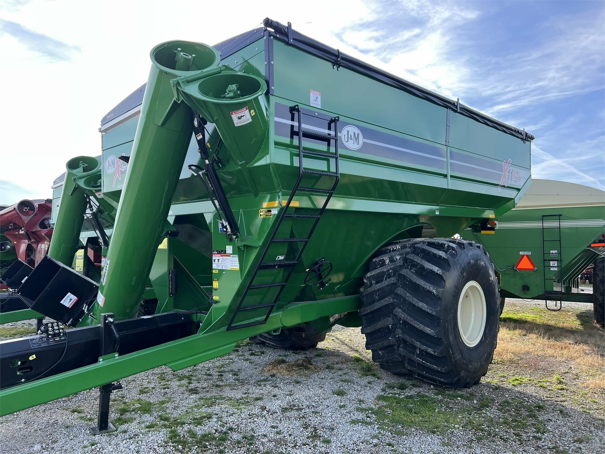 2026 J&M 1112 Grain Cart