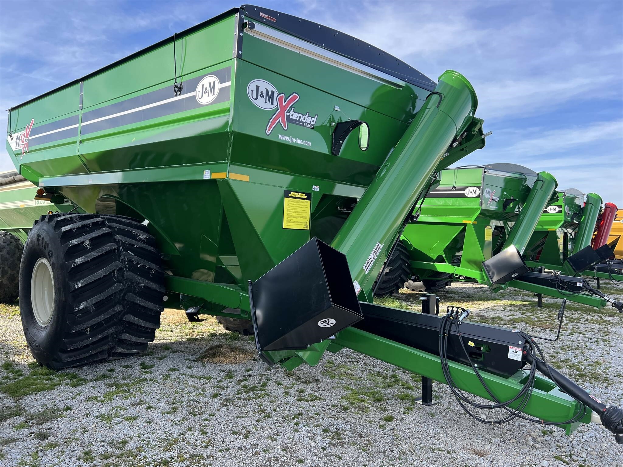 2026 J&M 1112 Grain Cart