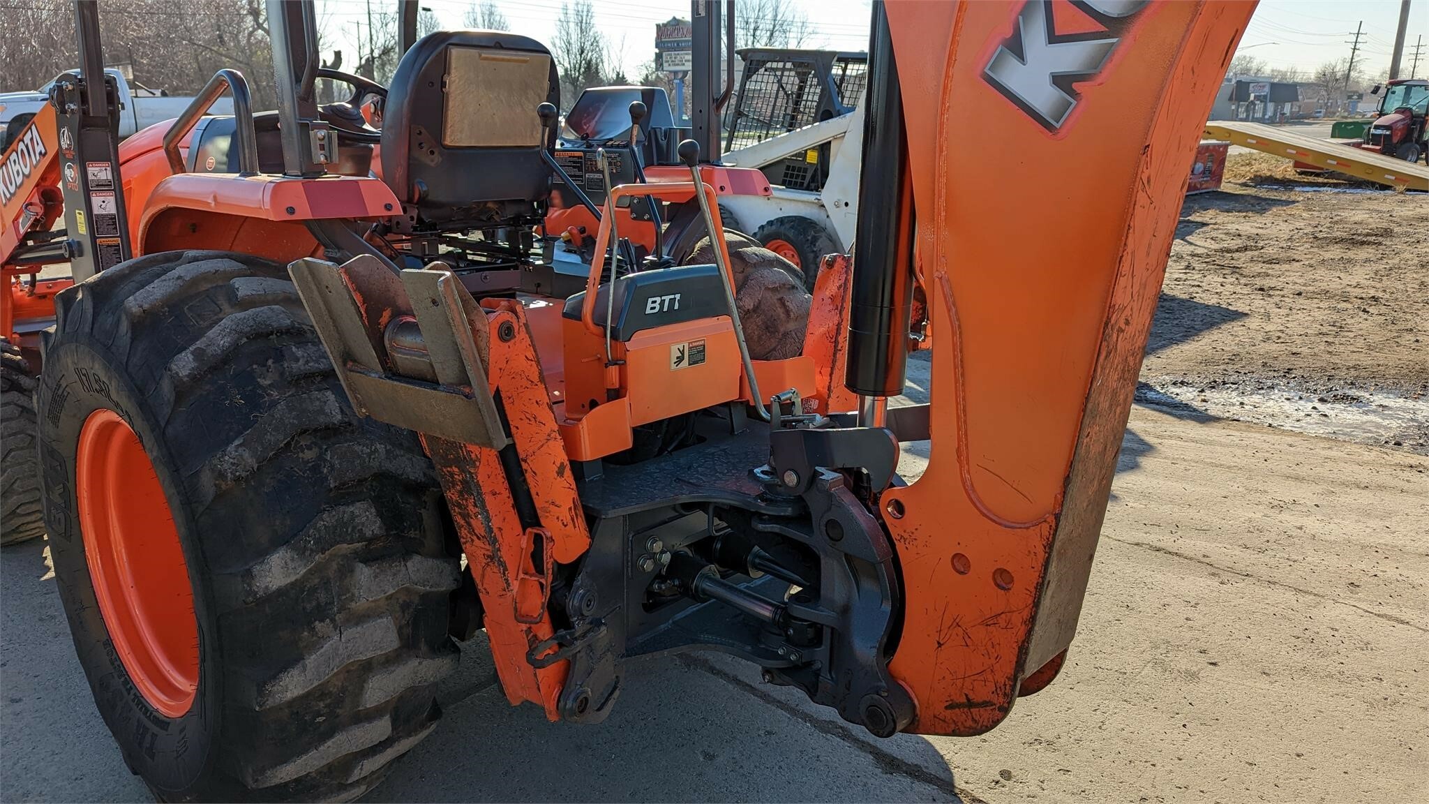 2016 Kubota M62 Backhoe 45,000 Machinery Pete