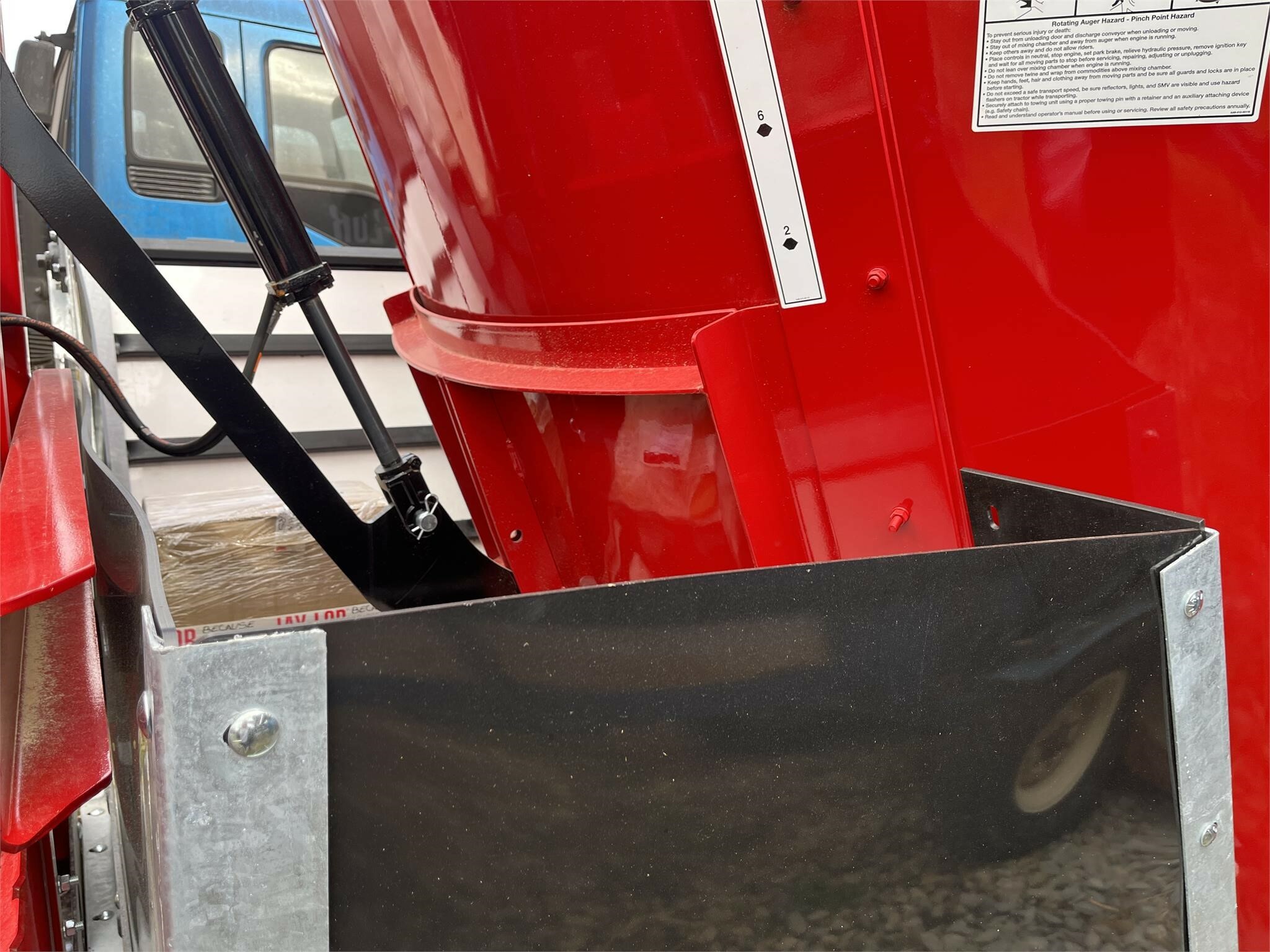 2022 Jay Lor 5400 Grinders and Mixer Call Machinery Pete