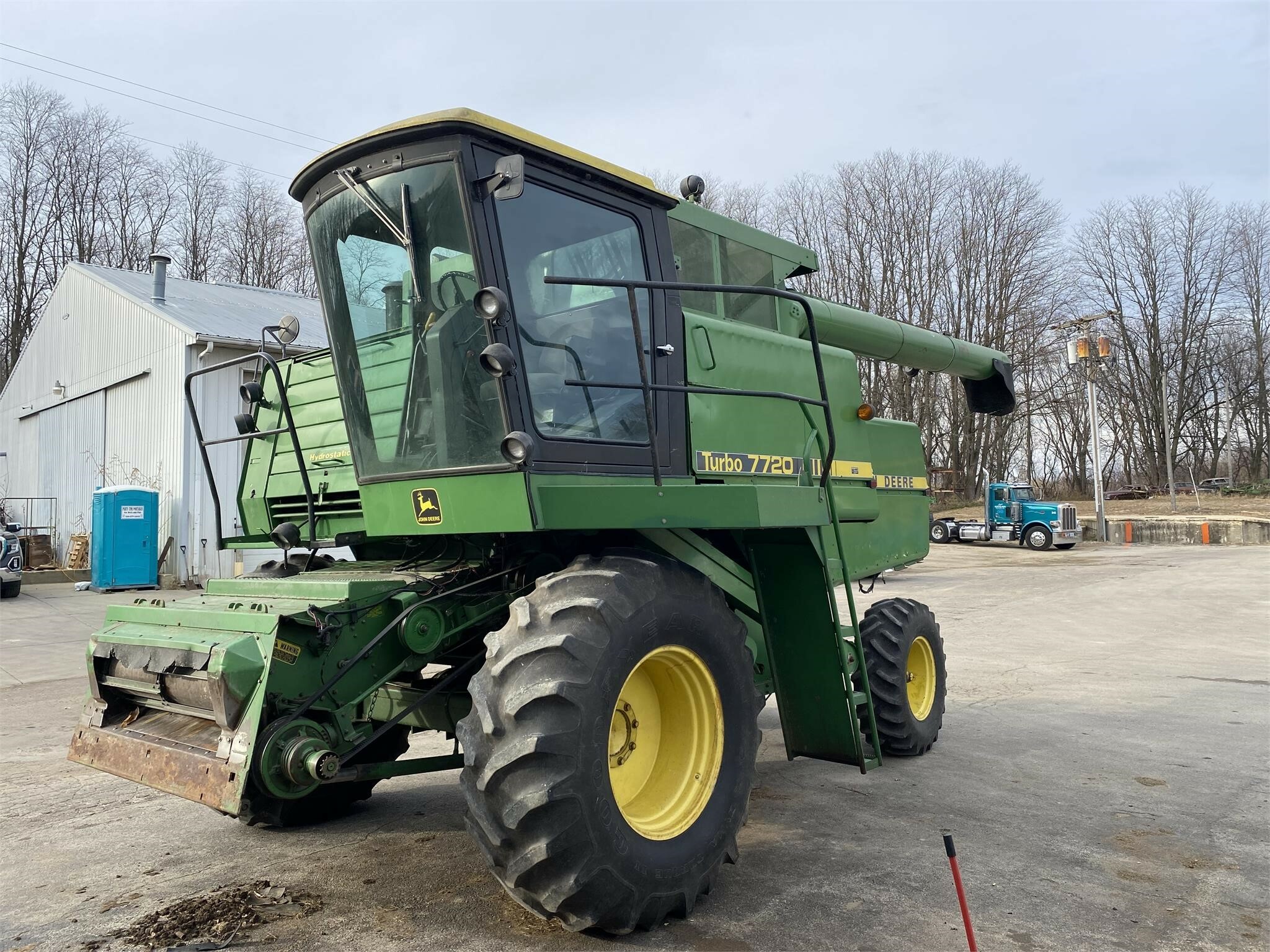 1981 John Deere 7720 Combine 10,995 Machinery Pete