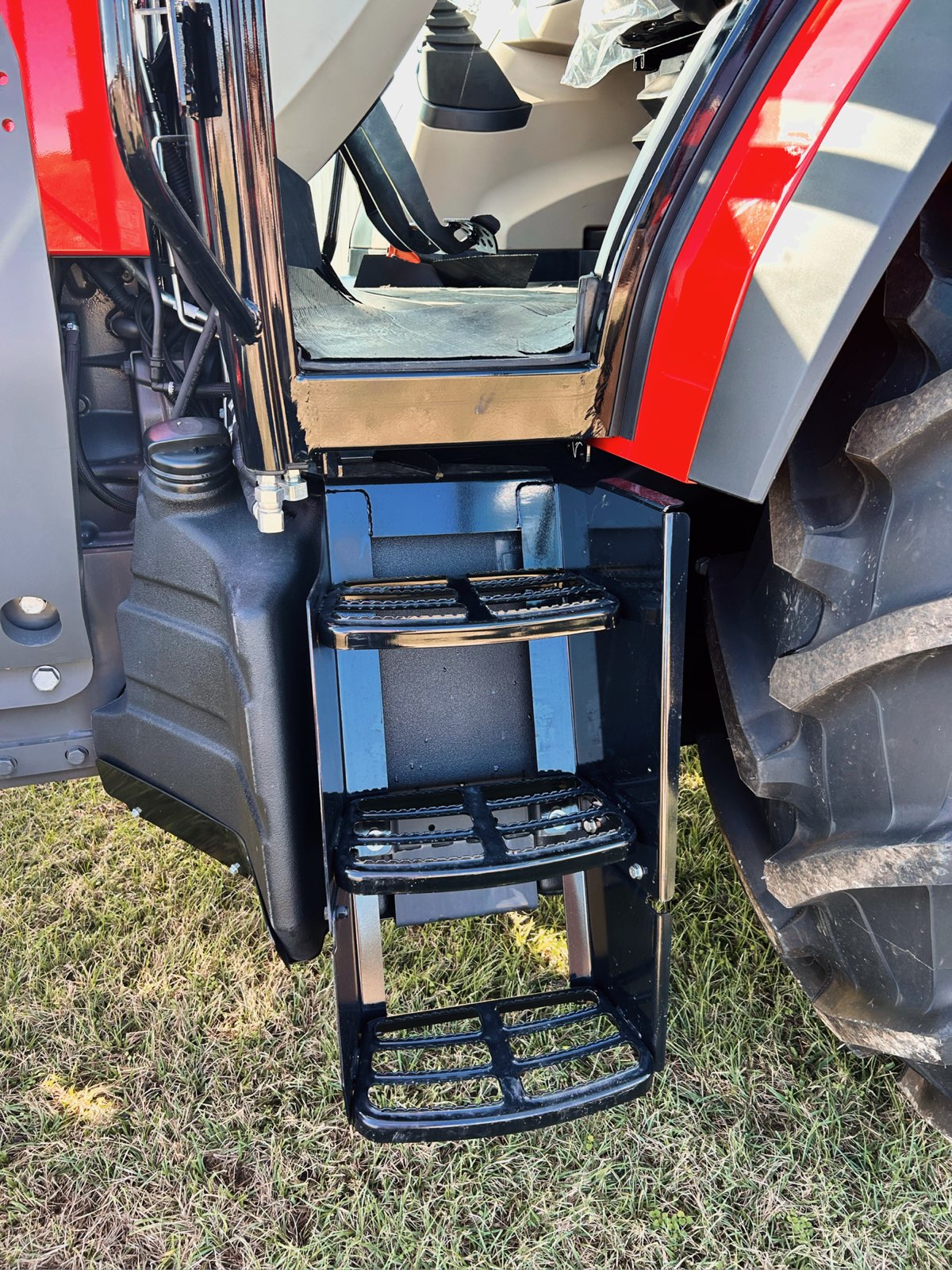 2024 Massey Ferguson 5711D Tractor