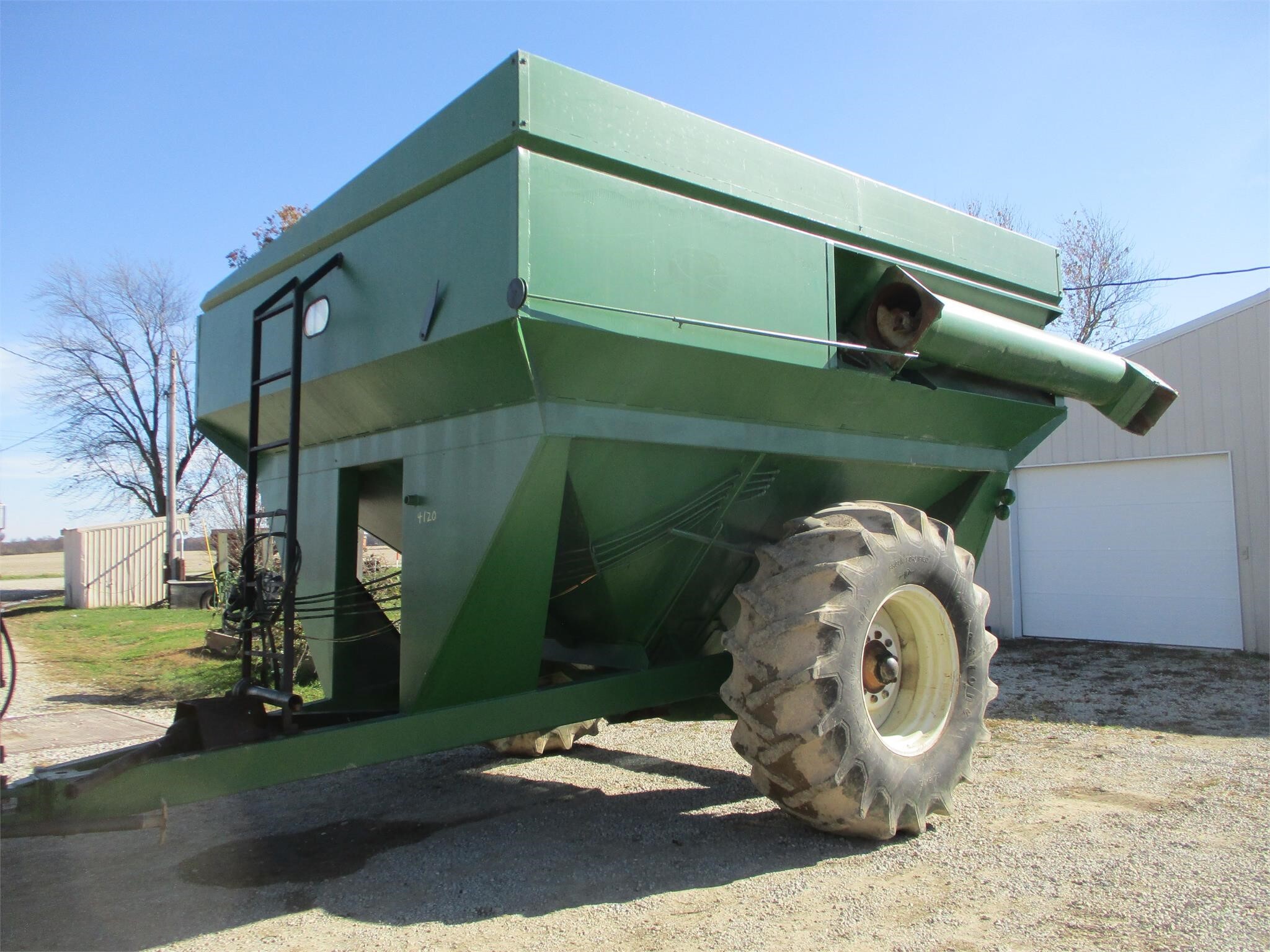  J&M 750-14 Grain Cart