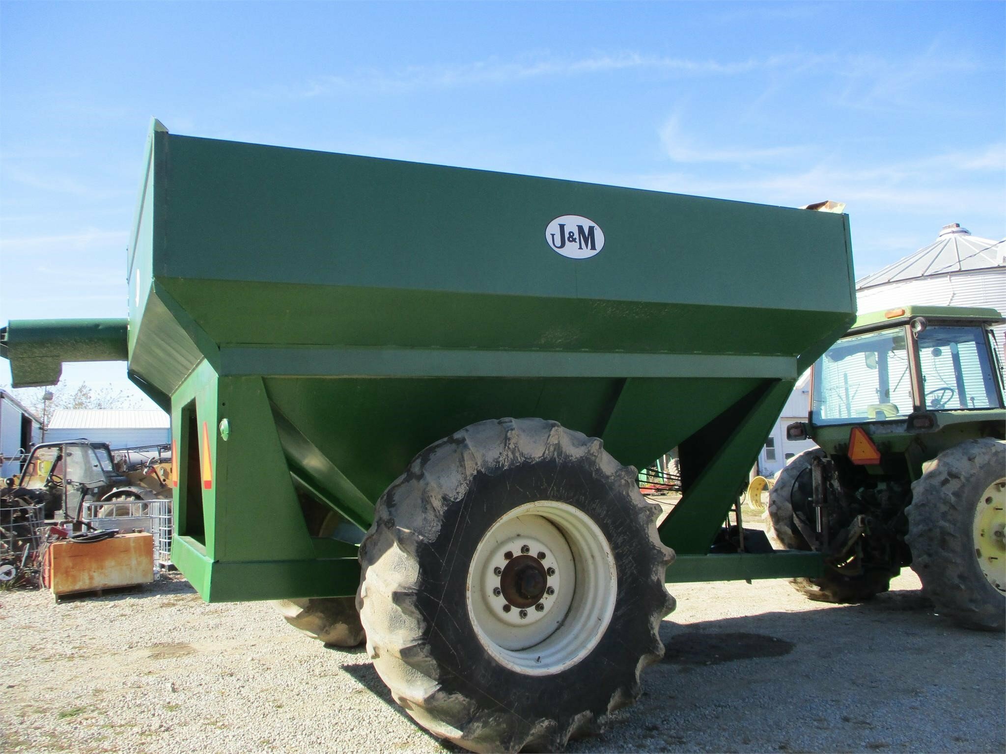  J&M 750-14 Grain Cart