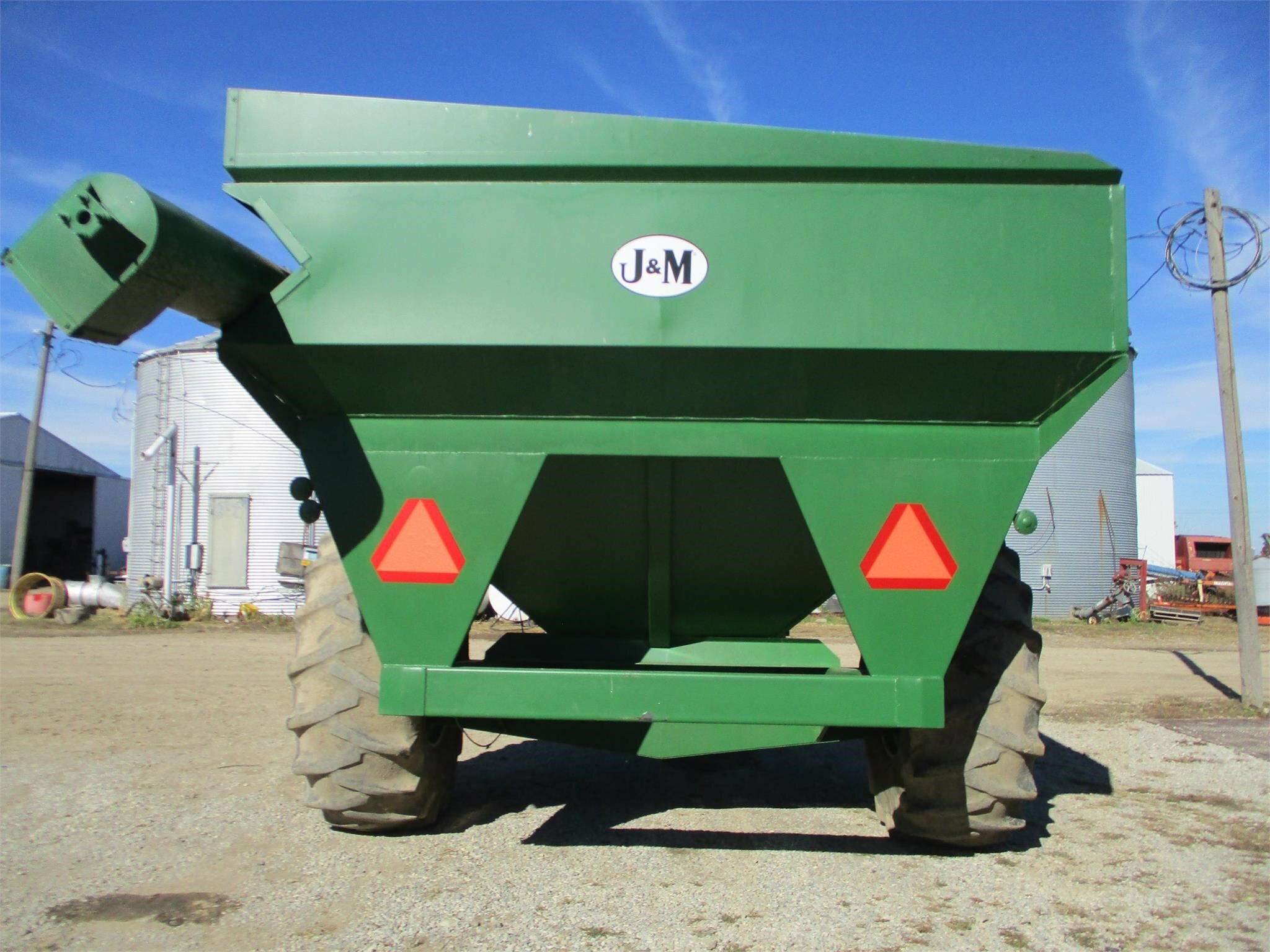  J&M 750-14 Grain Cart