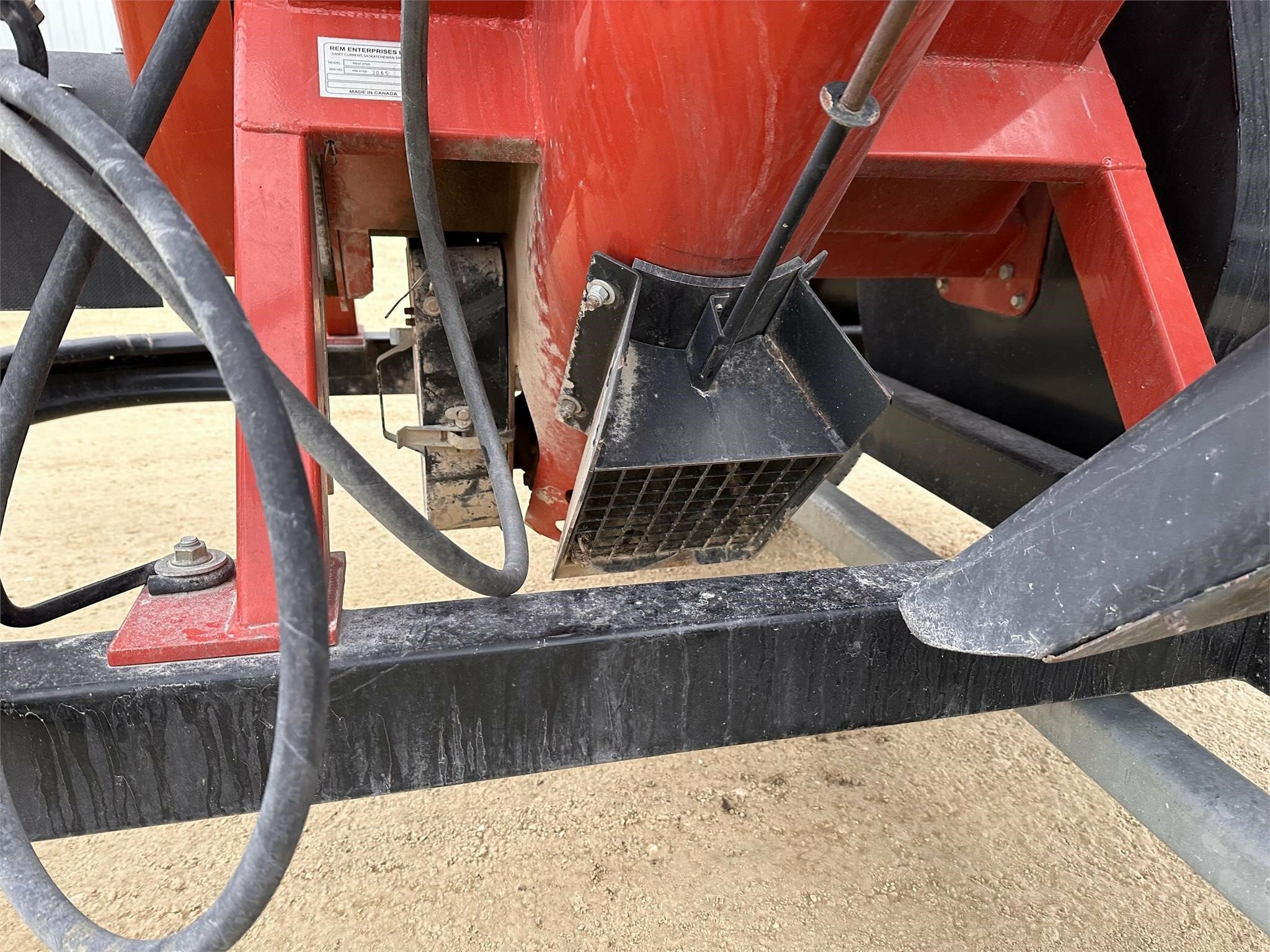 Rem 2700 Grain Vac 19,500 Machinery Pete