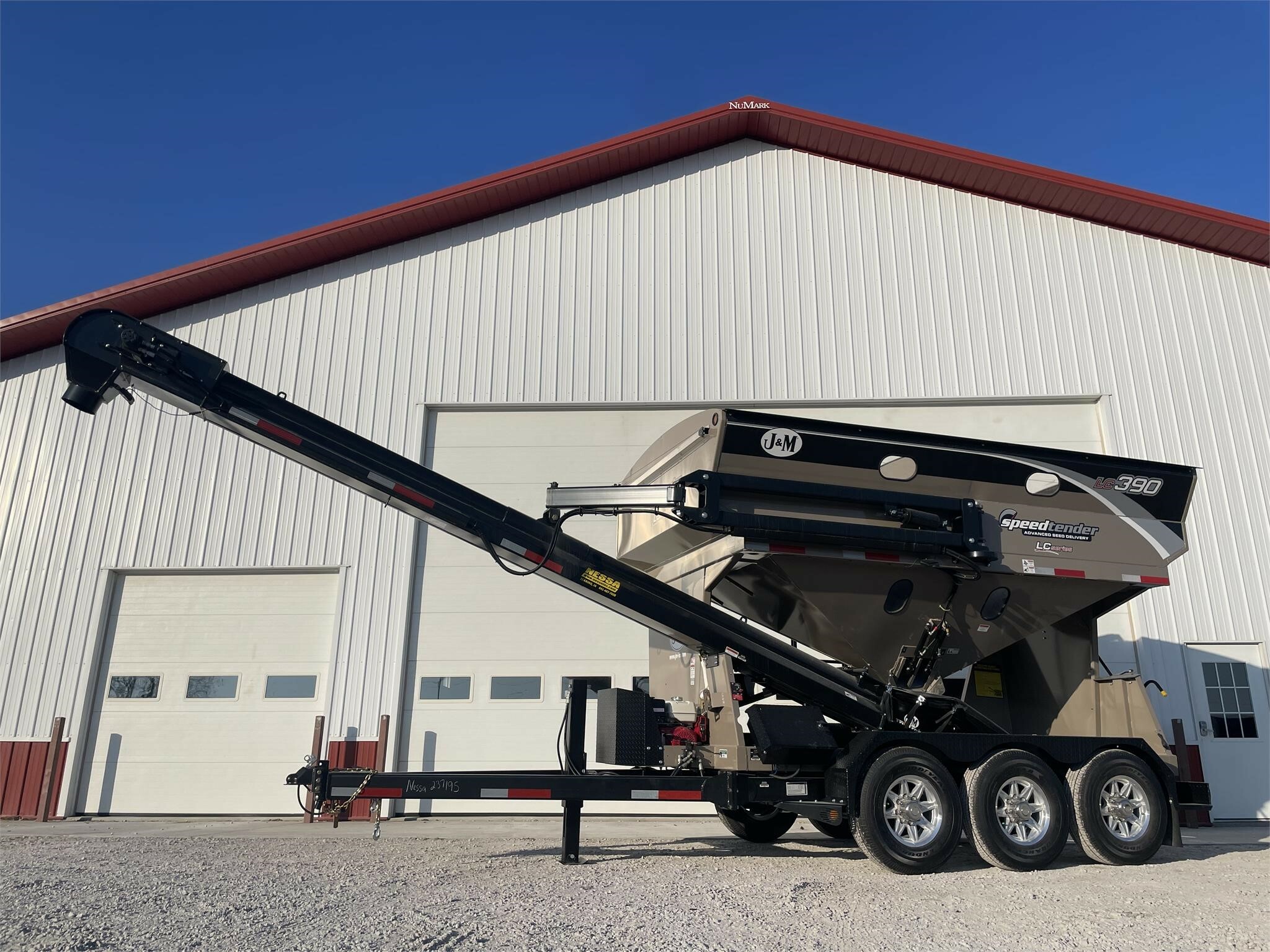 2023 J&M LC390 Seed Tender