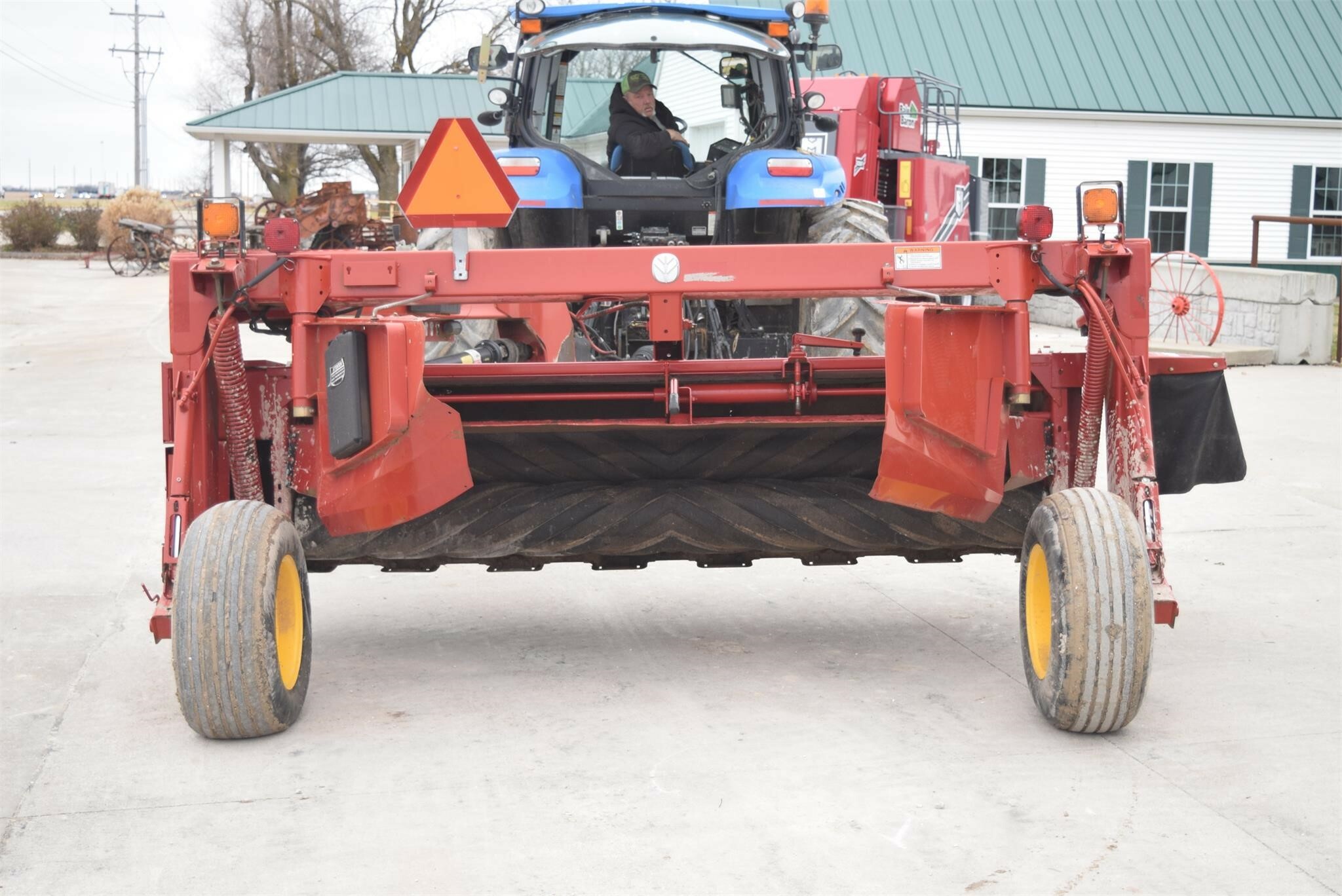 2012-new-holland-h7230-mower-conditioner-15-000-machinery-pete