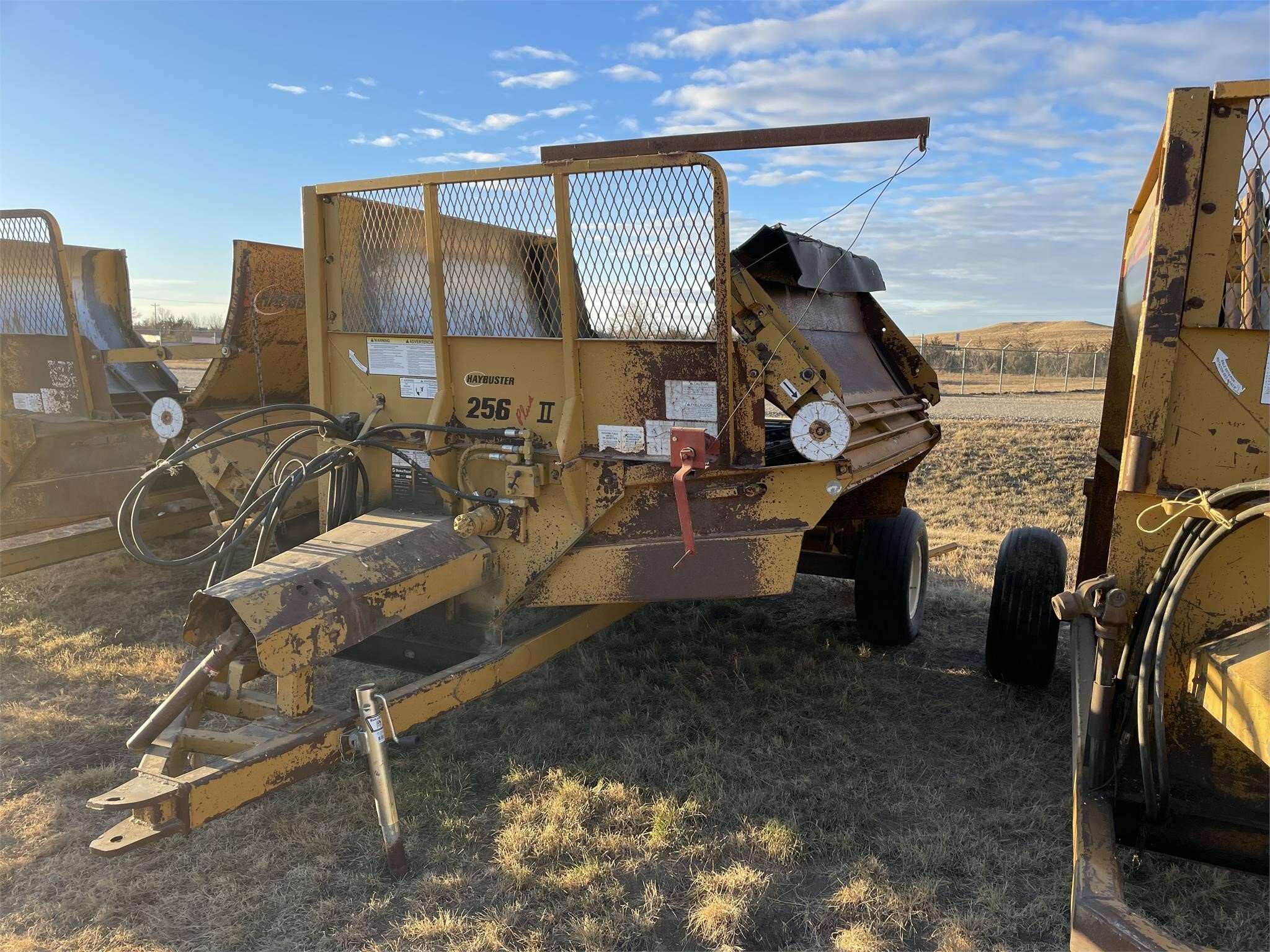 Haybuster 256 Plus II Grinders and Mixer 5,500 Machinery Pete