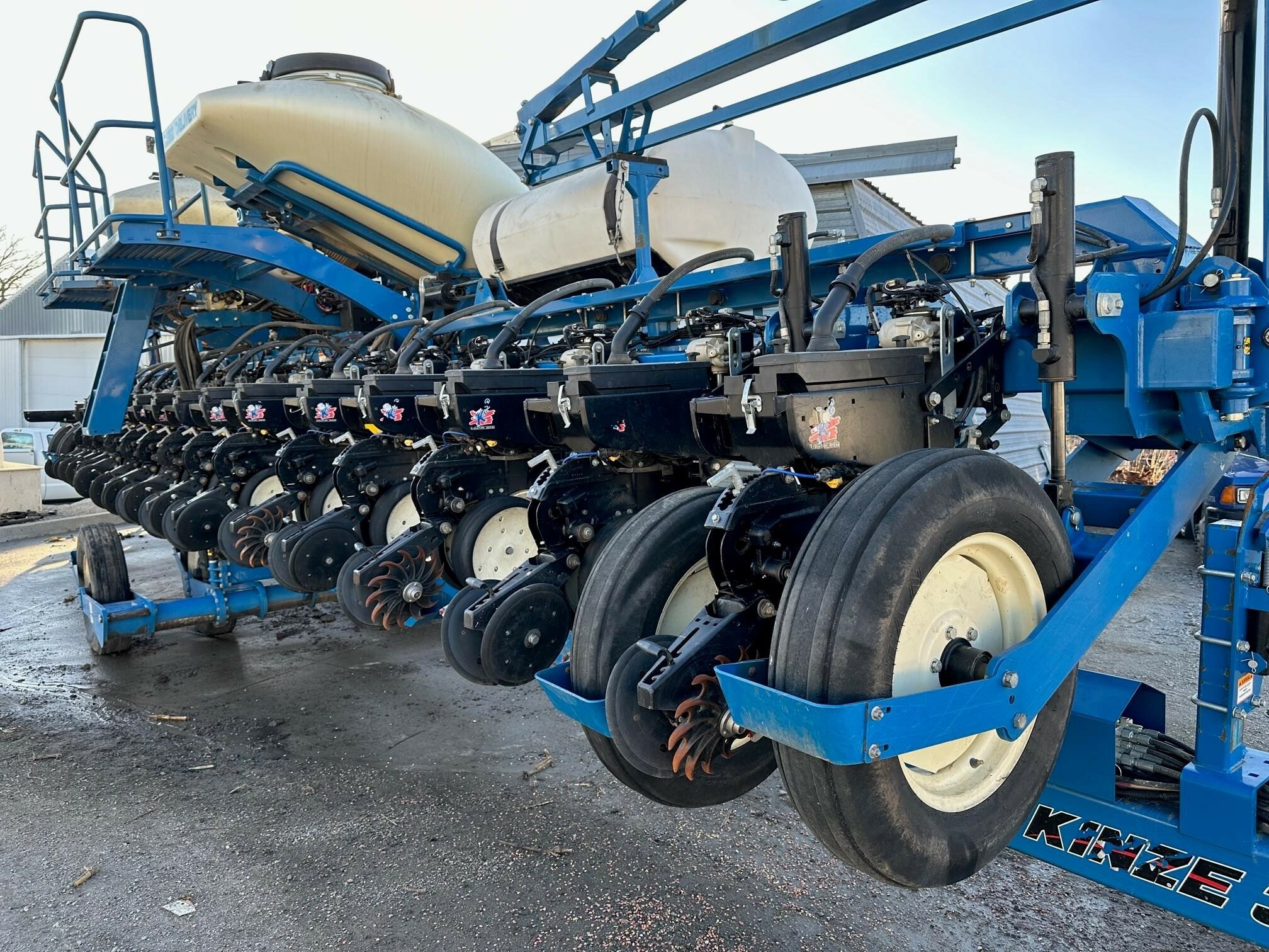 2012 Kinze 3660 ASD Planter