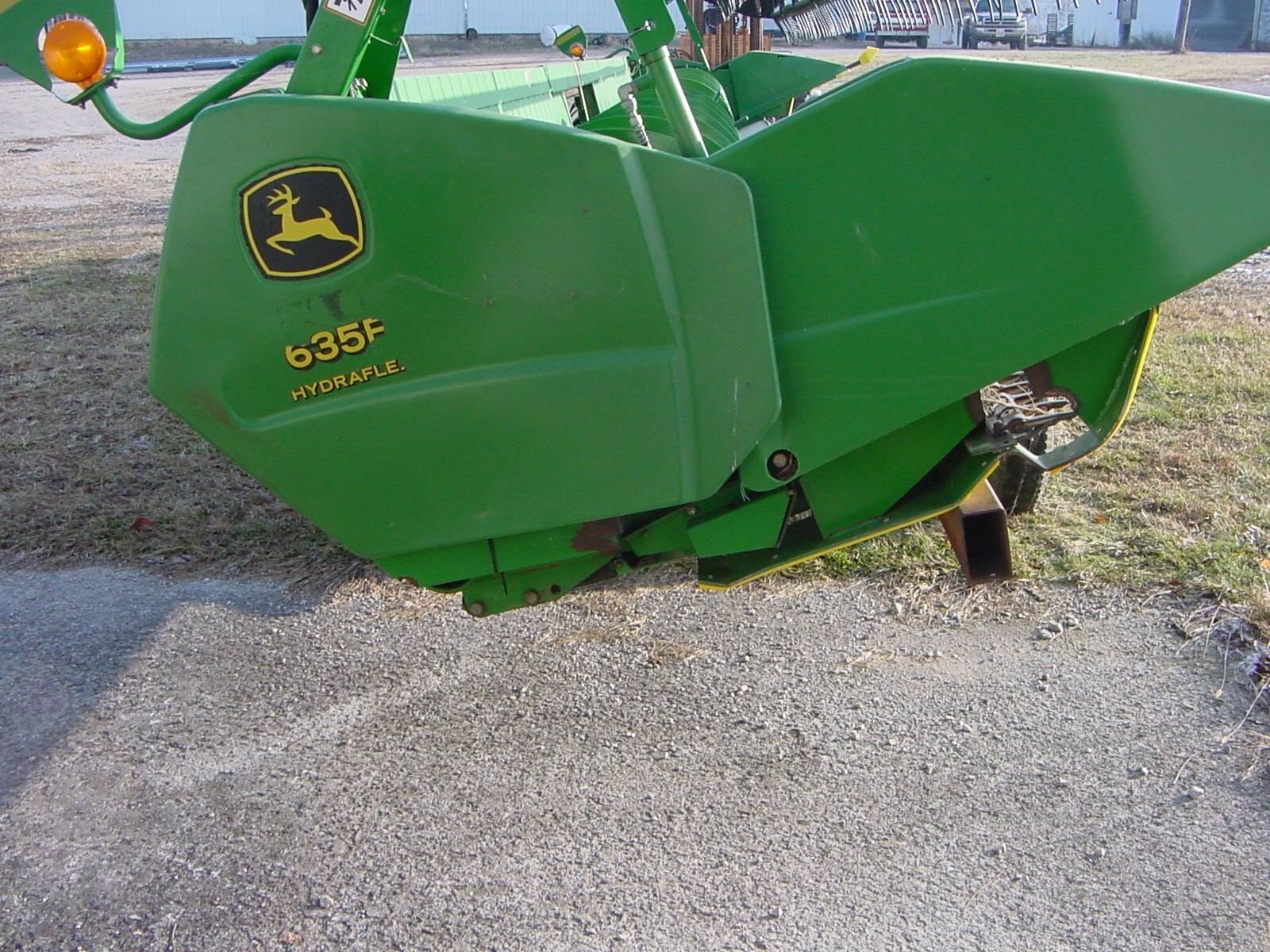 2005 John Deere 635F Platform