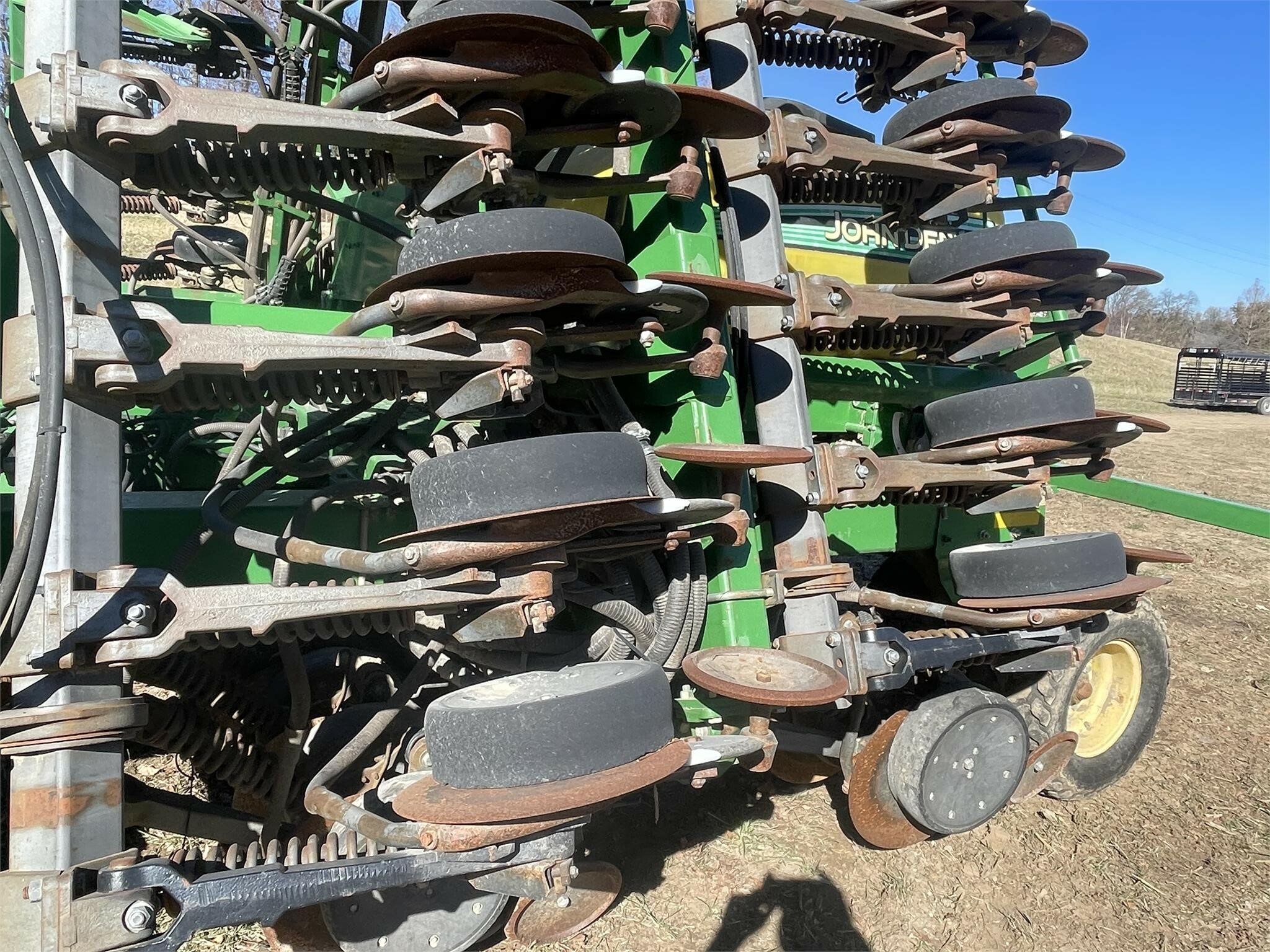 2007 John Deere 1990 Air Seeder 68,000 Machinery Pete