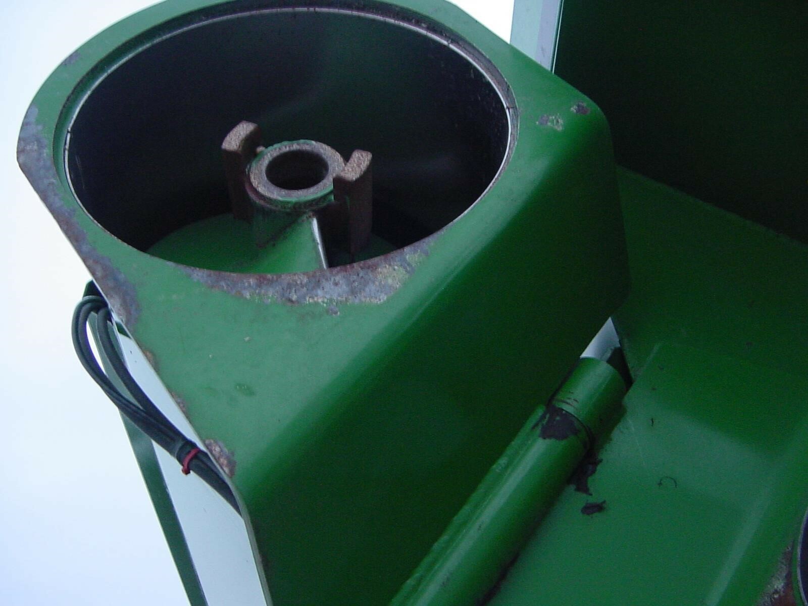  J&M 750-18 Grain Cart