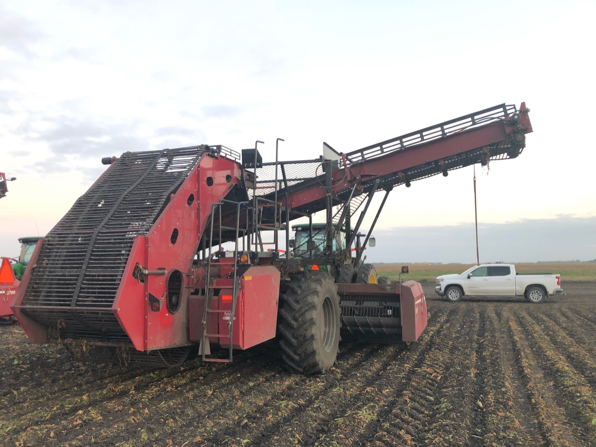 2012 Amity 2700 Beet Equipment