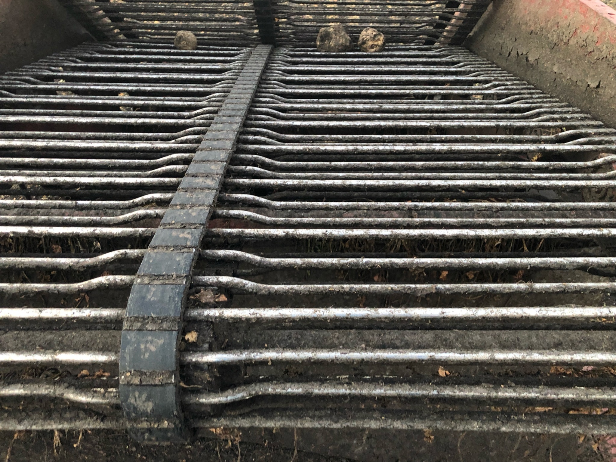 2012 Amity 2700 Beet Equipment
