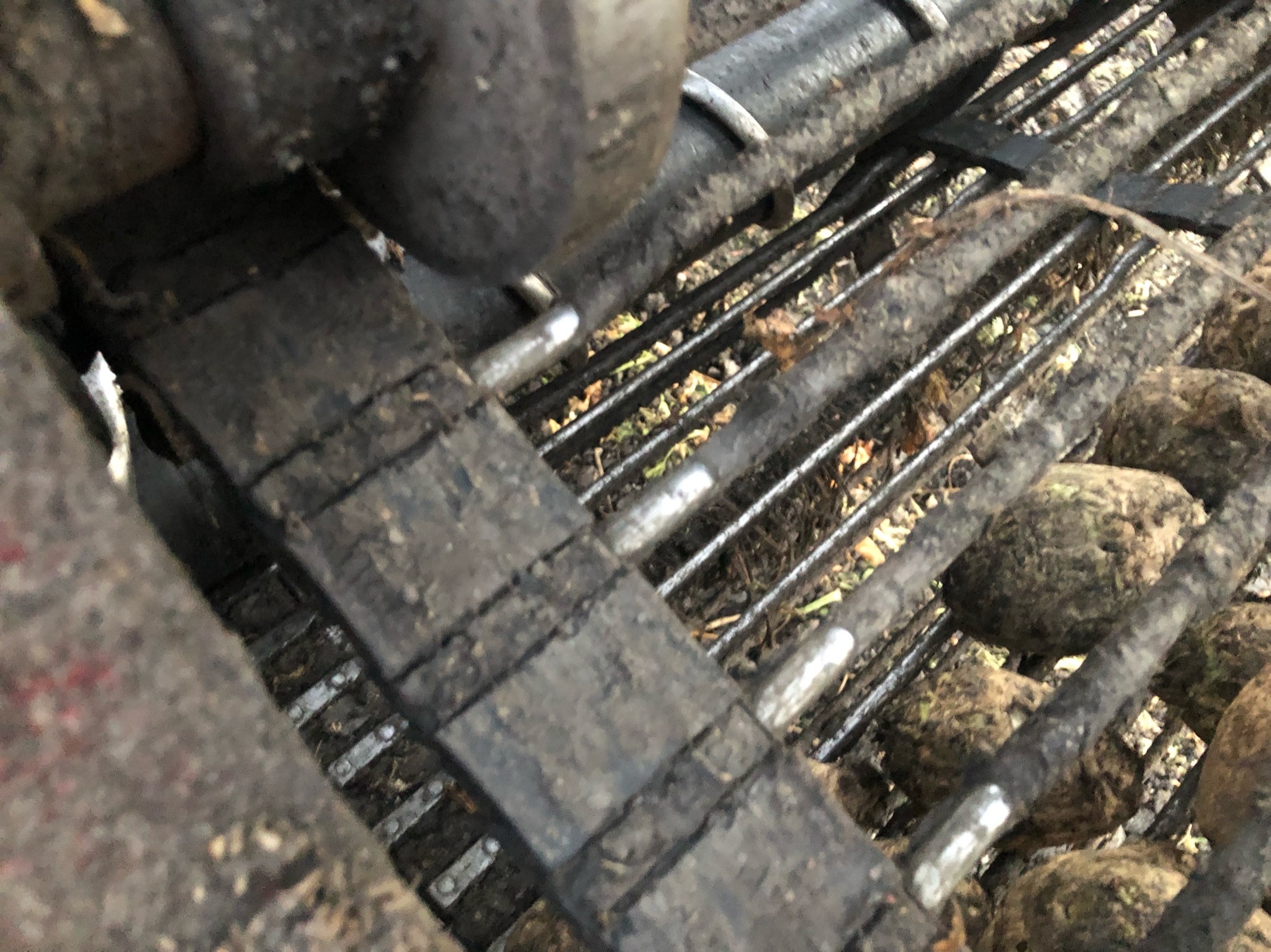 2012 Amity 2700 Beet Equipment