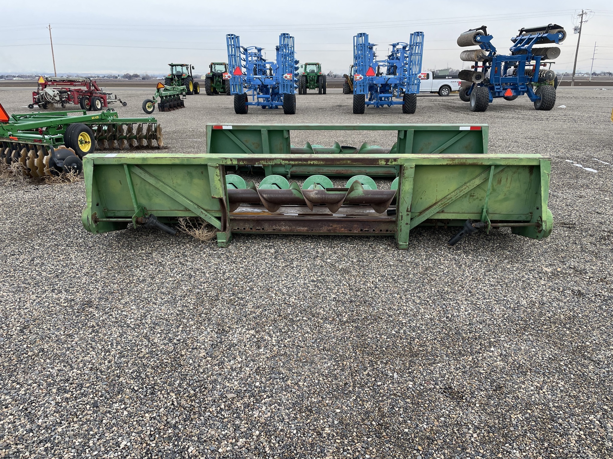  John Deere 8R22 Corn Head