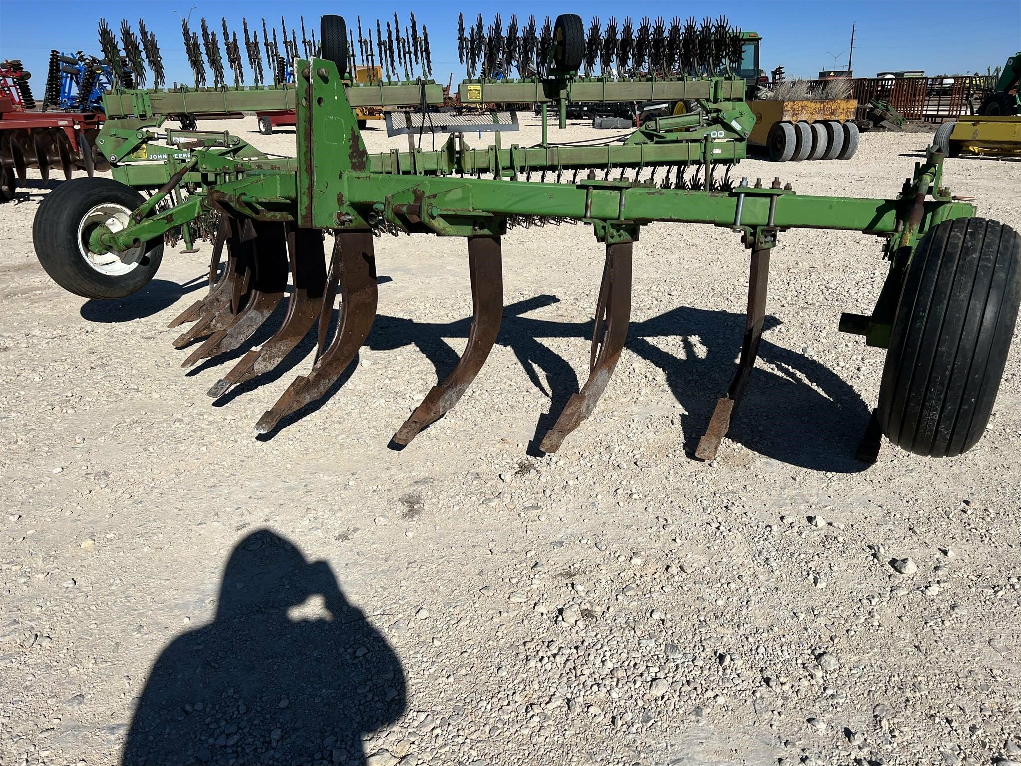 John Deere 900 V Ripper - $4,750 | Machinery Pete