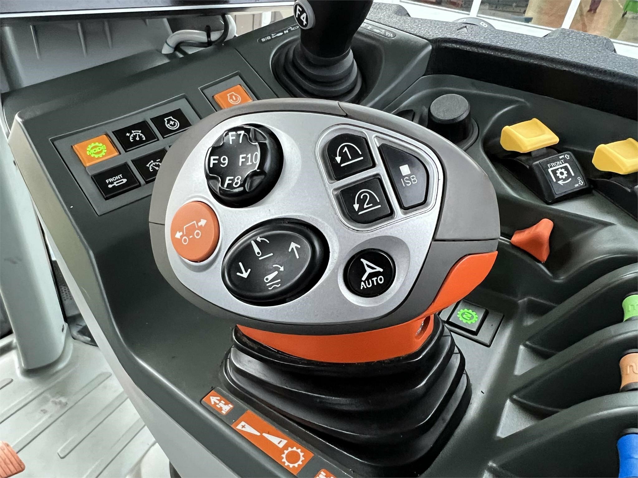 2021 Claas AXION 880 Tractor