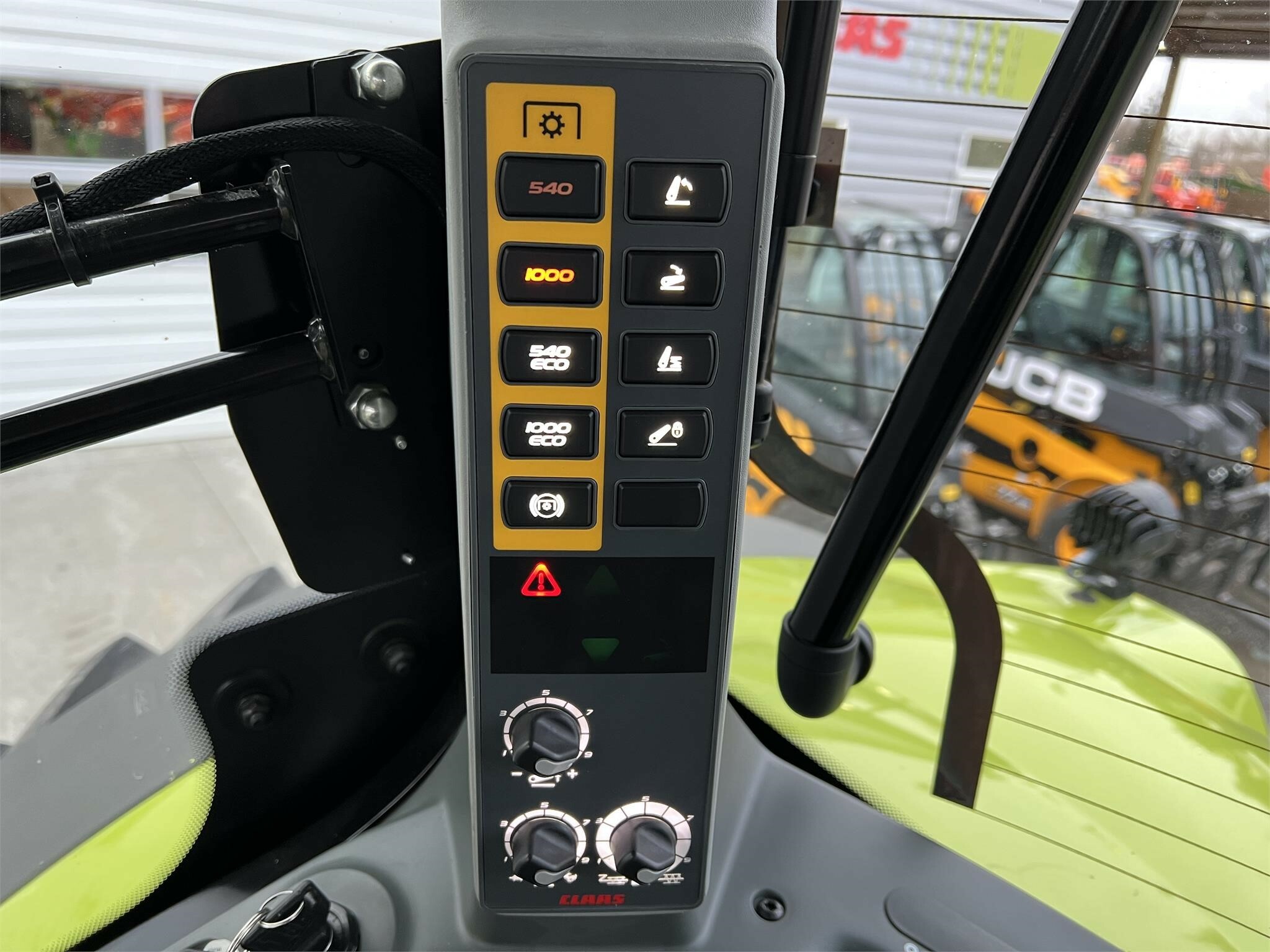 2021 Claas AXION 880 Tractor