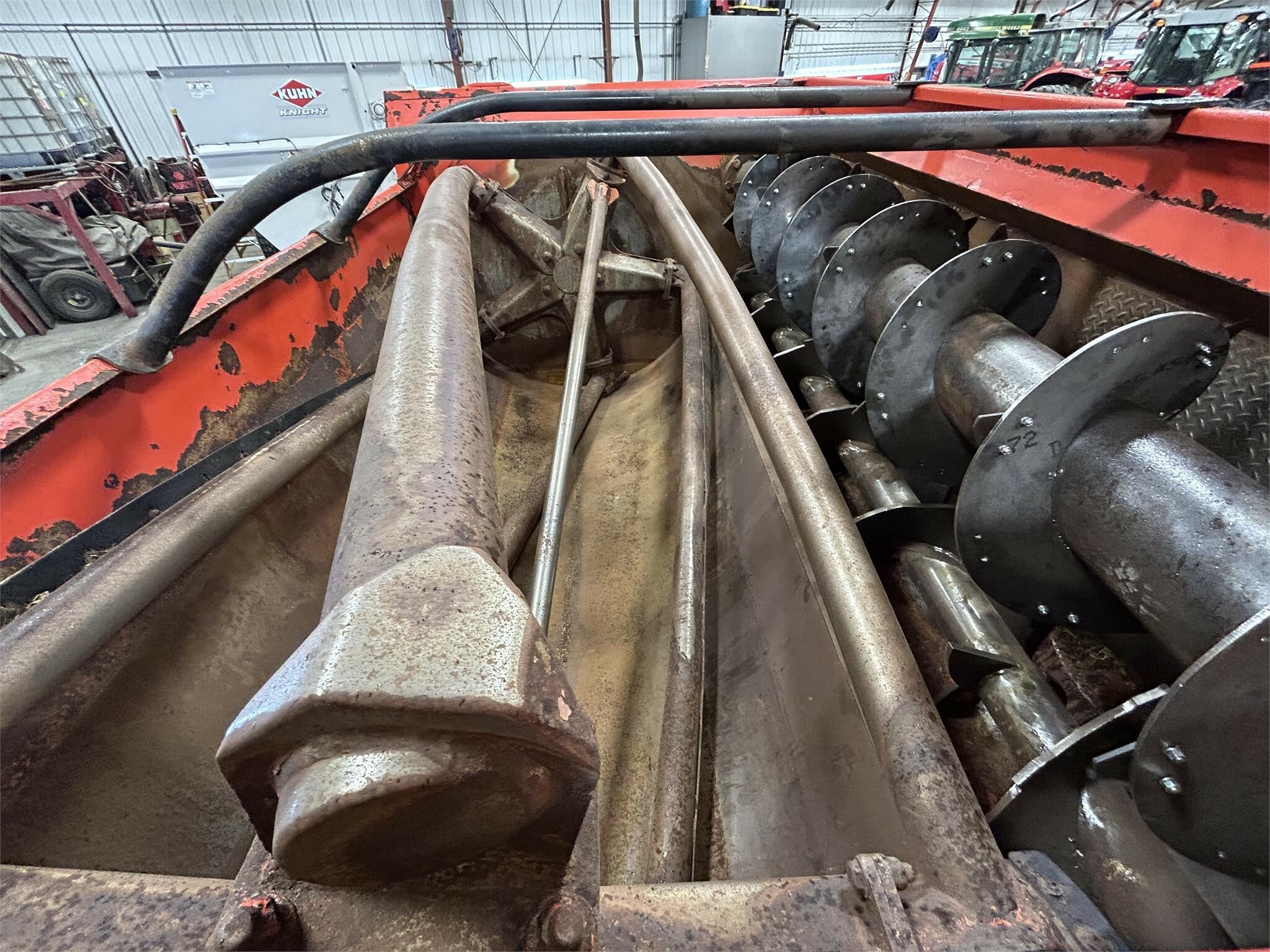  Kuhn Knight RA136 Grinders and Mixer