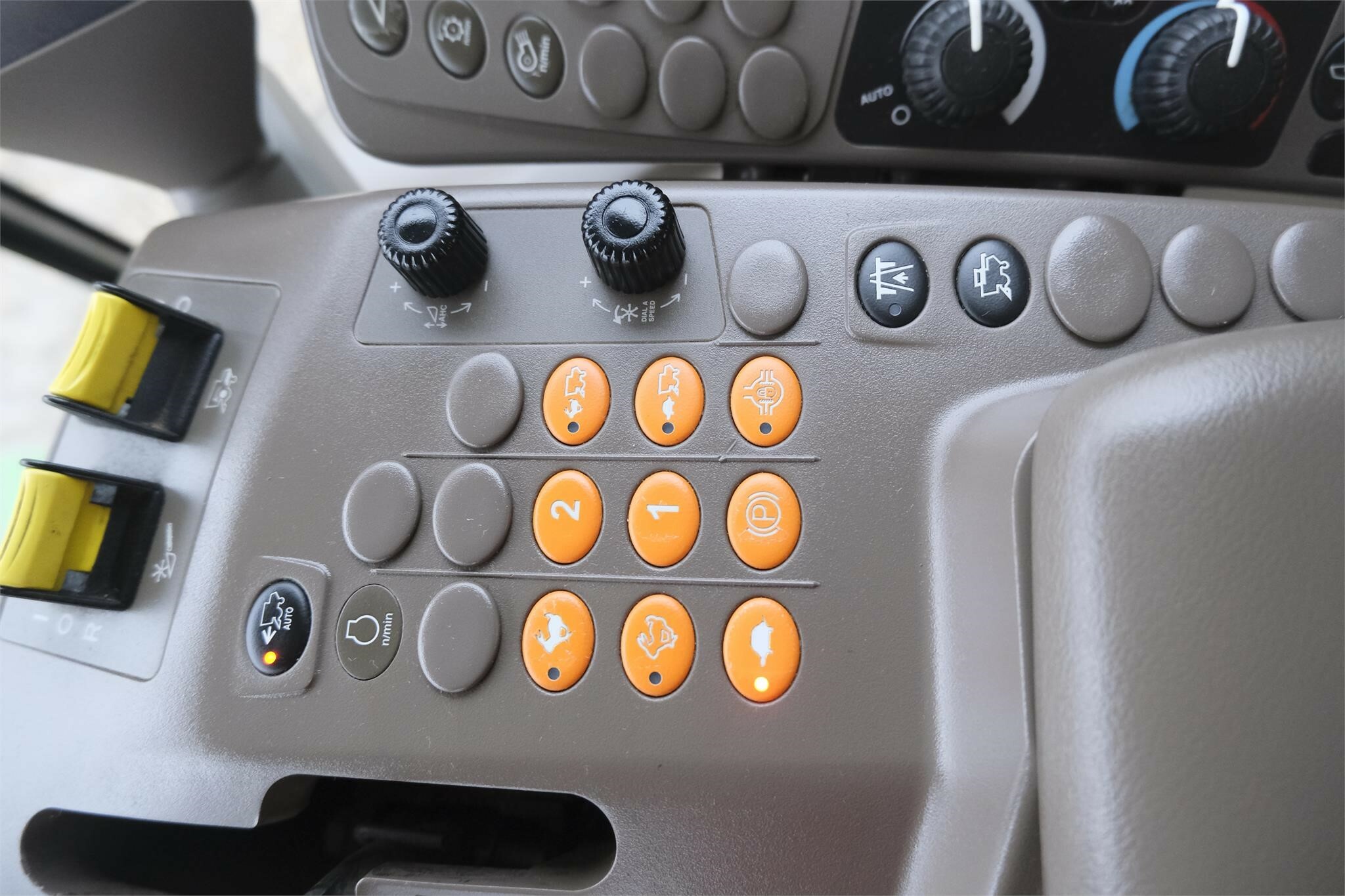 2014 John Deere S680 Combine