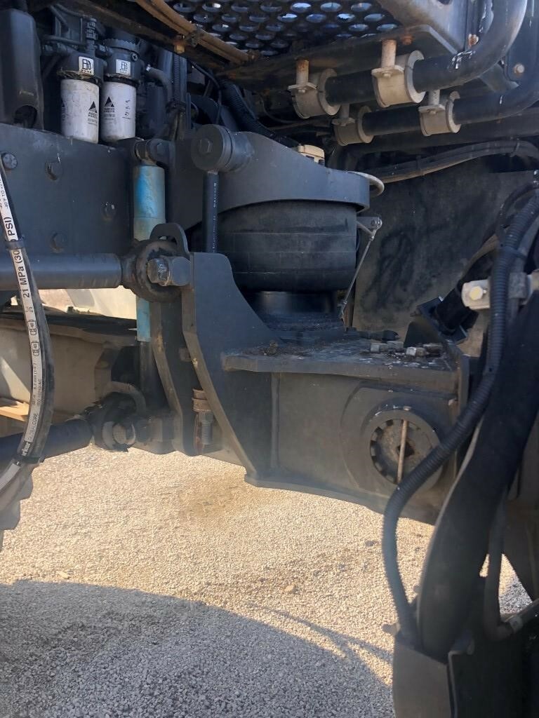 2020 ROGATOR RG1300C Self-Propelled Sprayer