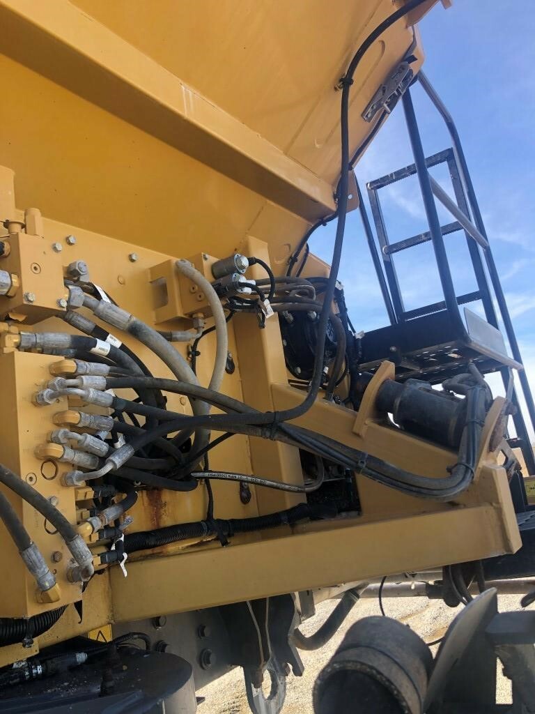 2020 ROGATOR RG1300C Self-Propelled Sprayer