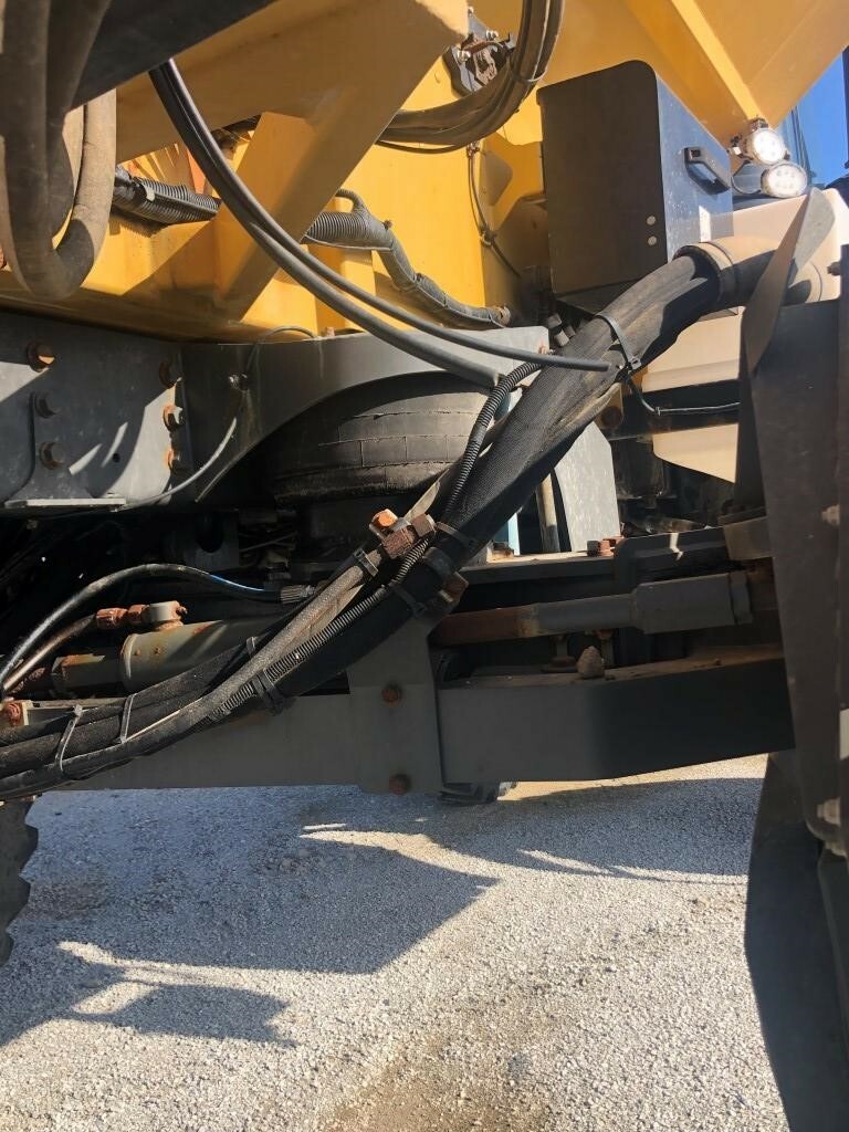 2020 ROGATOR RG1300C Self-Propelled Sprayer