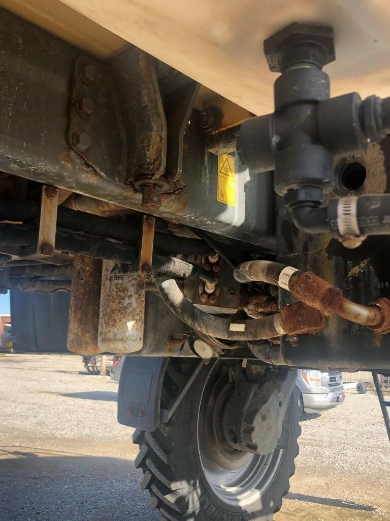 2020 ROGATOR RG1300C Self-Propelled Sprayer