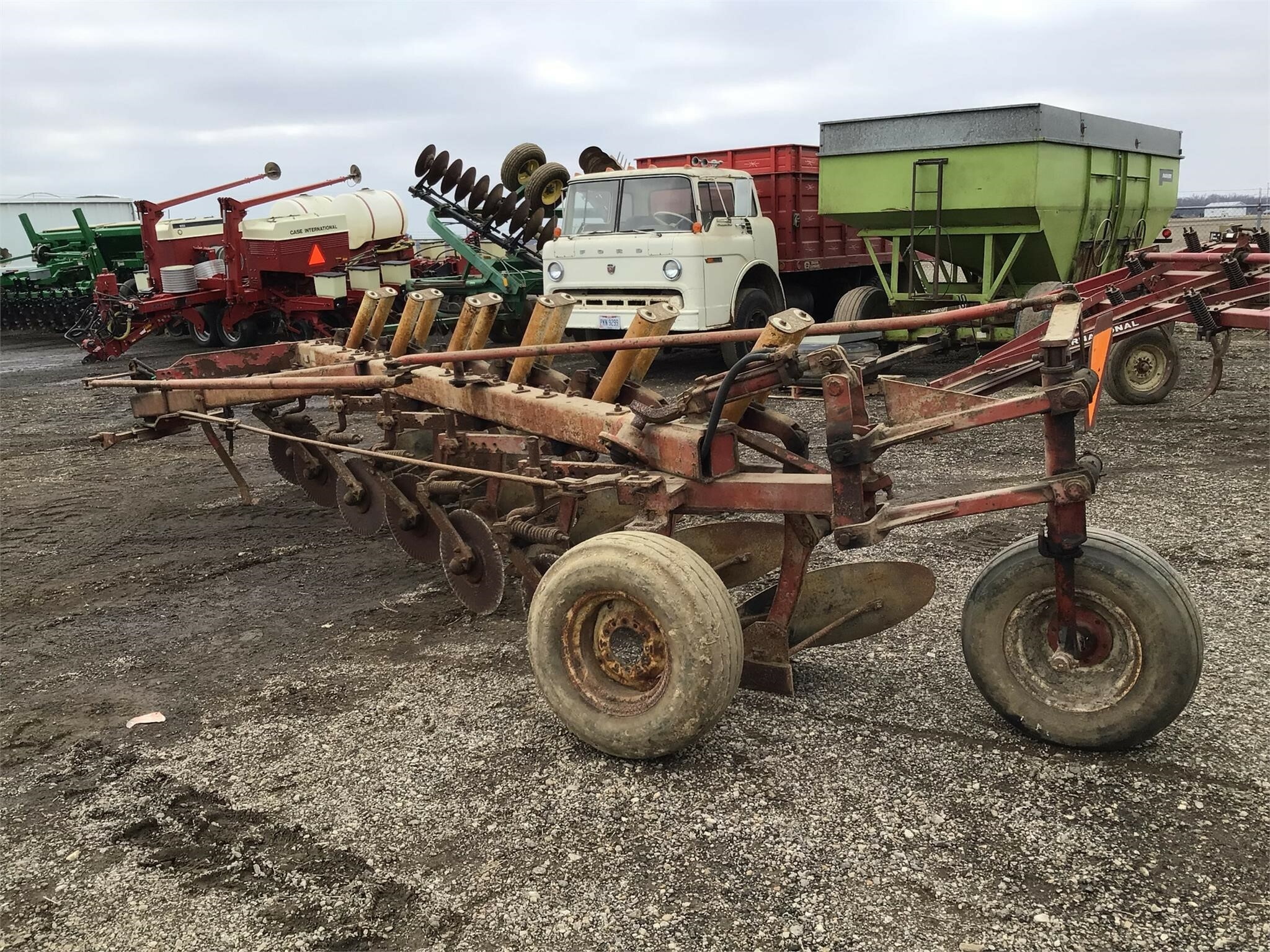  International Harvester 720 Plow