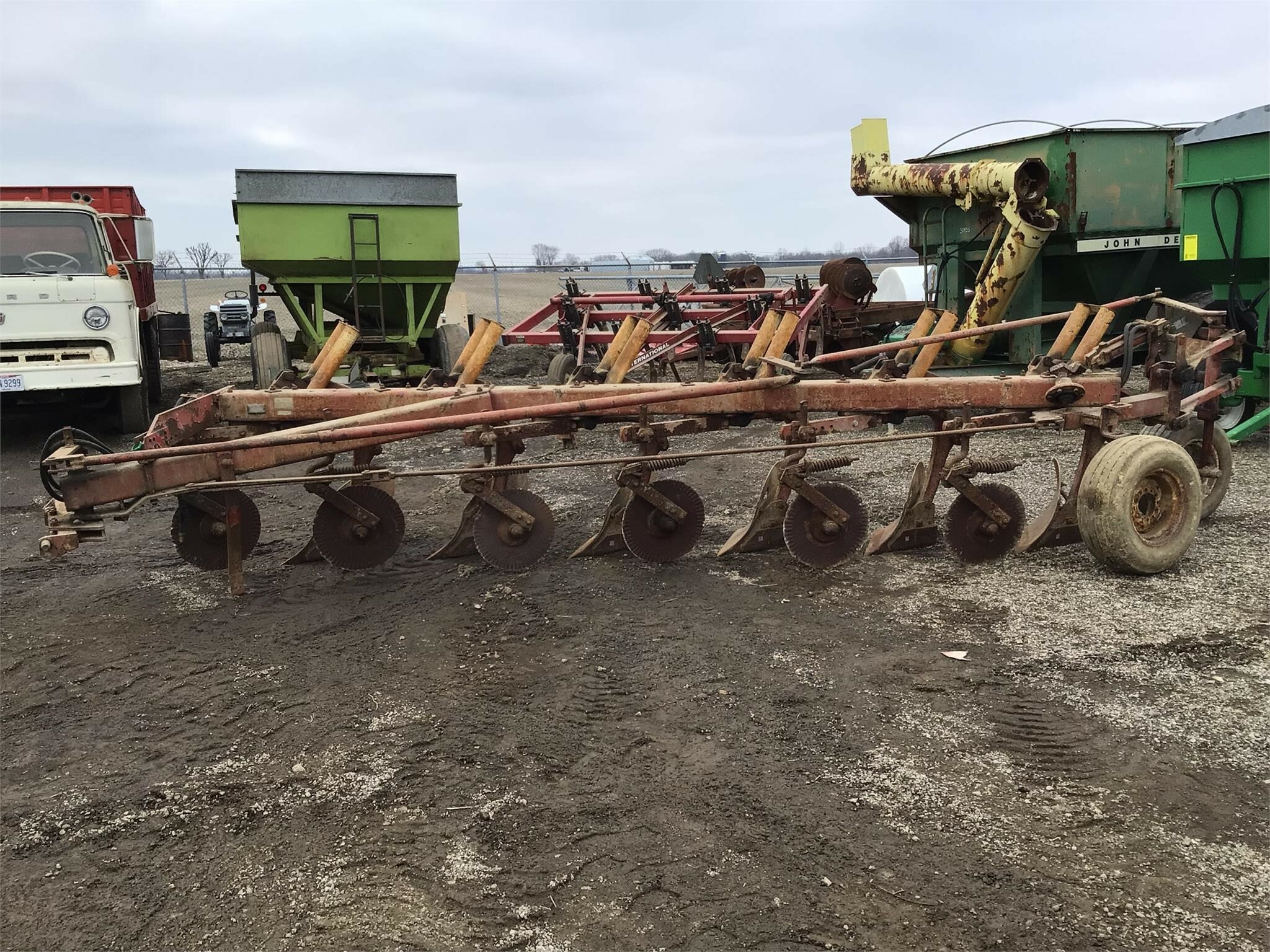  International Harvester 720 Plow