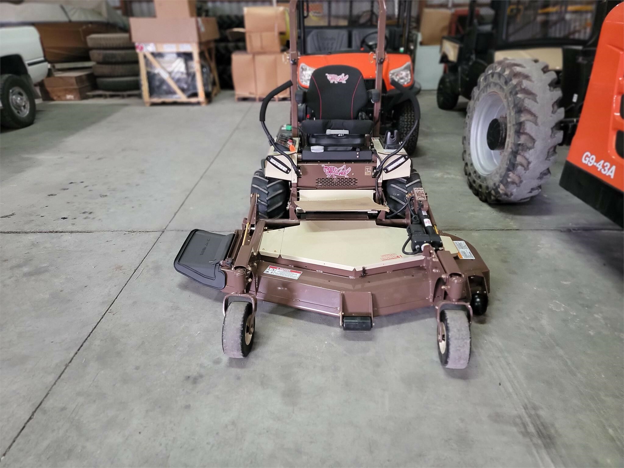 2023 725D Lawn Mower Call Machinery Pete