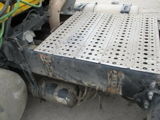 2011 Freightliner Cascadia 125 Semi Trucks/Trailer